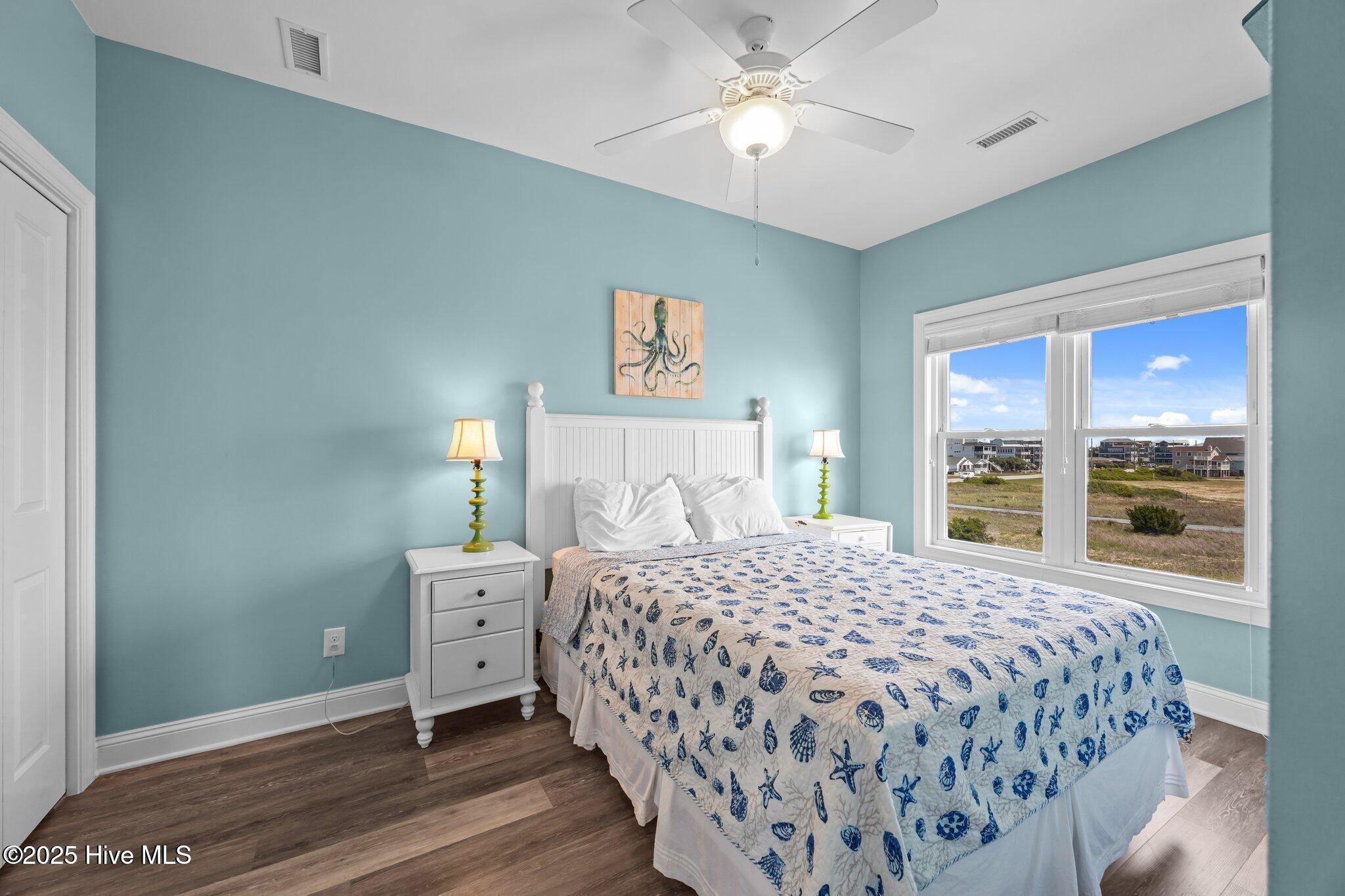 100535053 | Photo 43