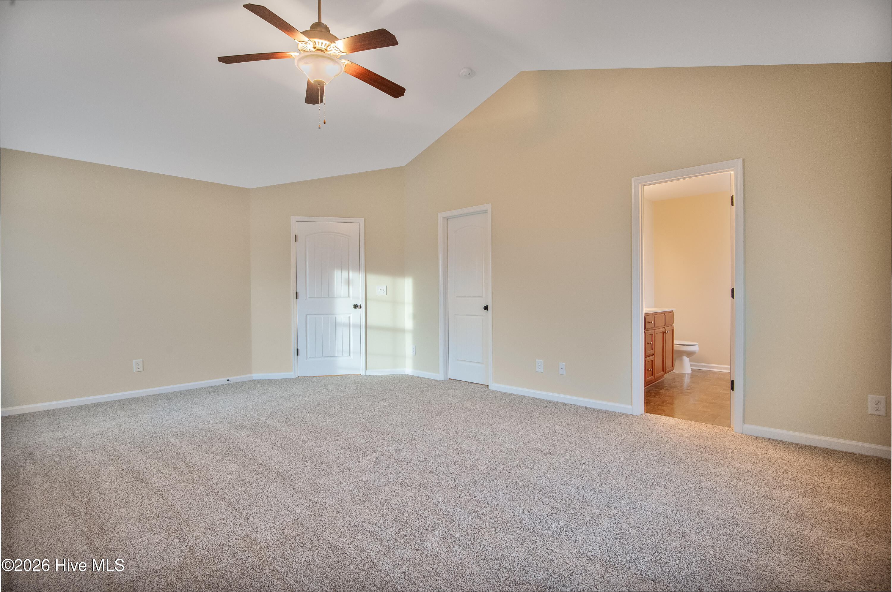 100545678 | Photo 32