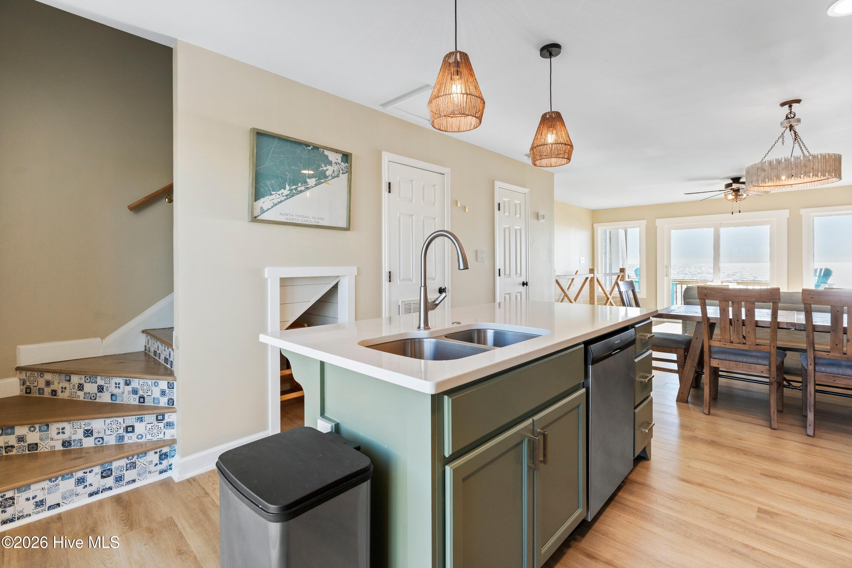 100547634 | Photo 10