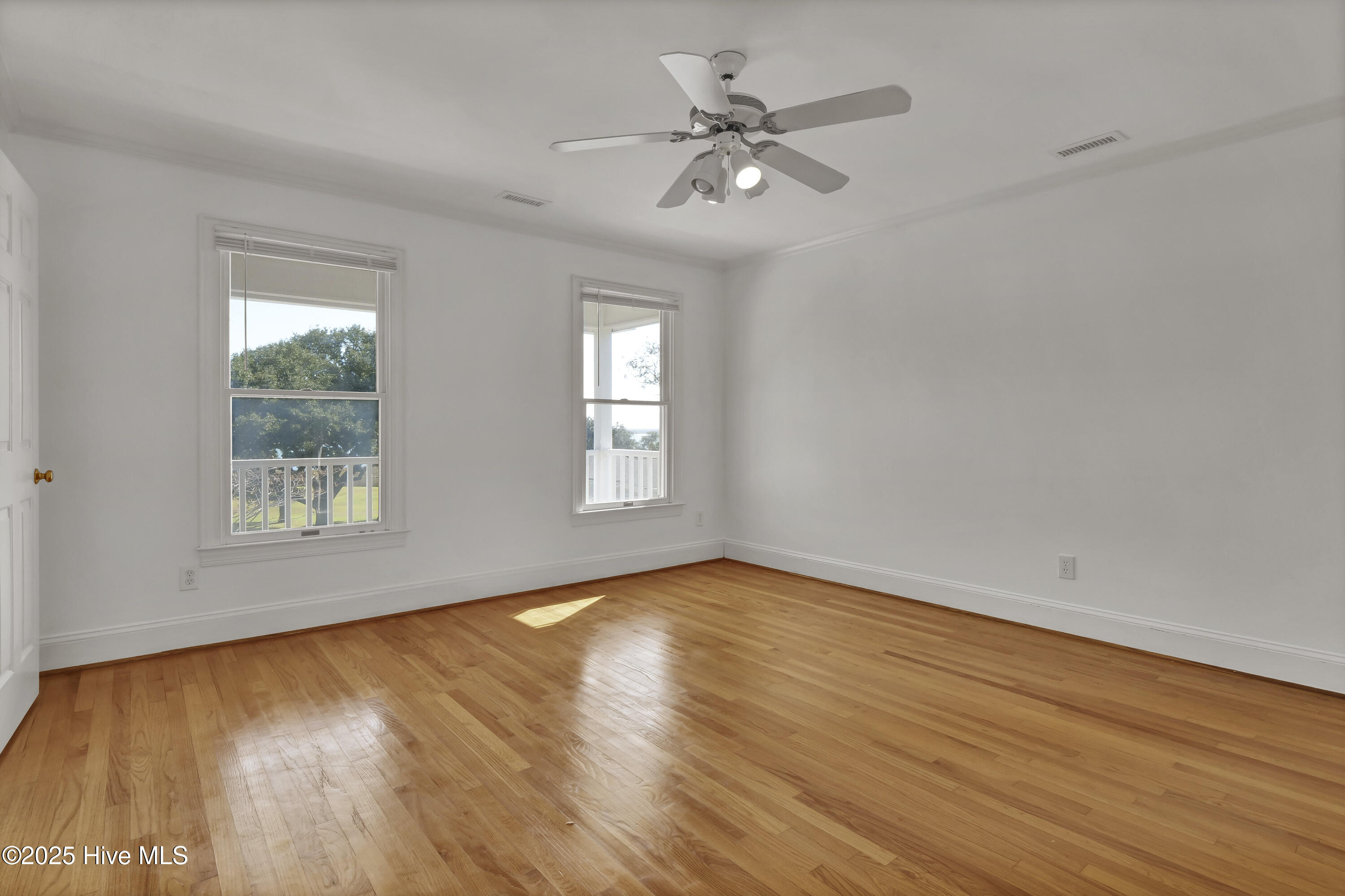 100540971 | Photo 30