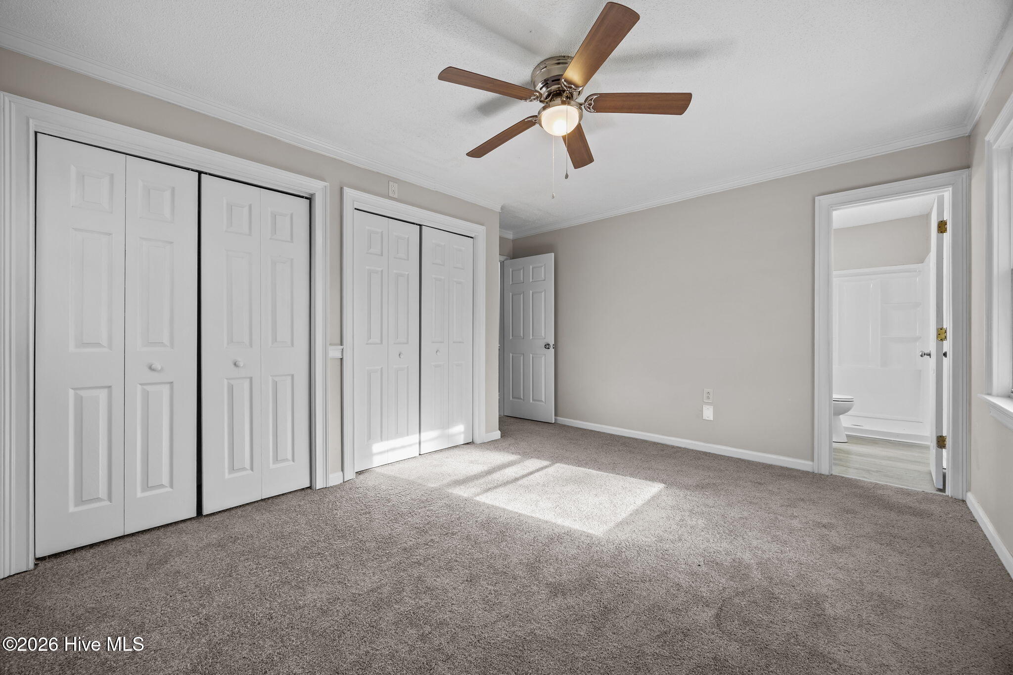 100549992 | Photo 21