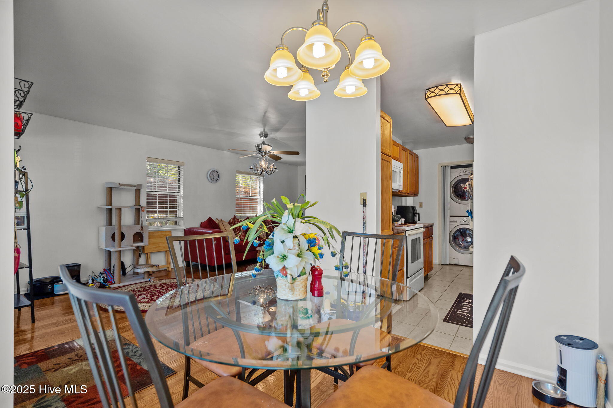 100461755 | Photo 28