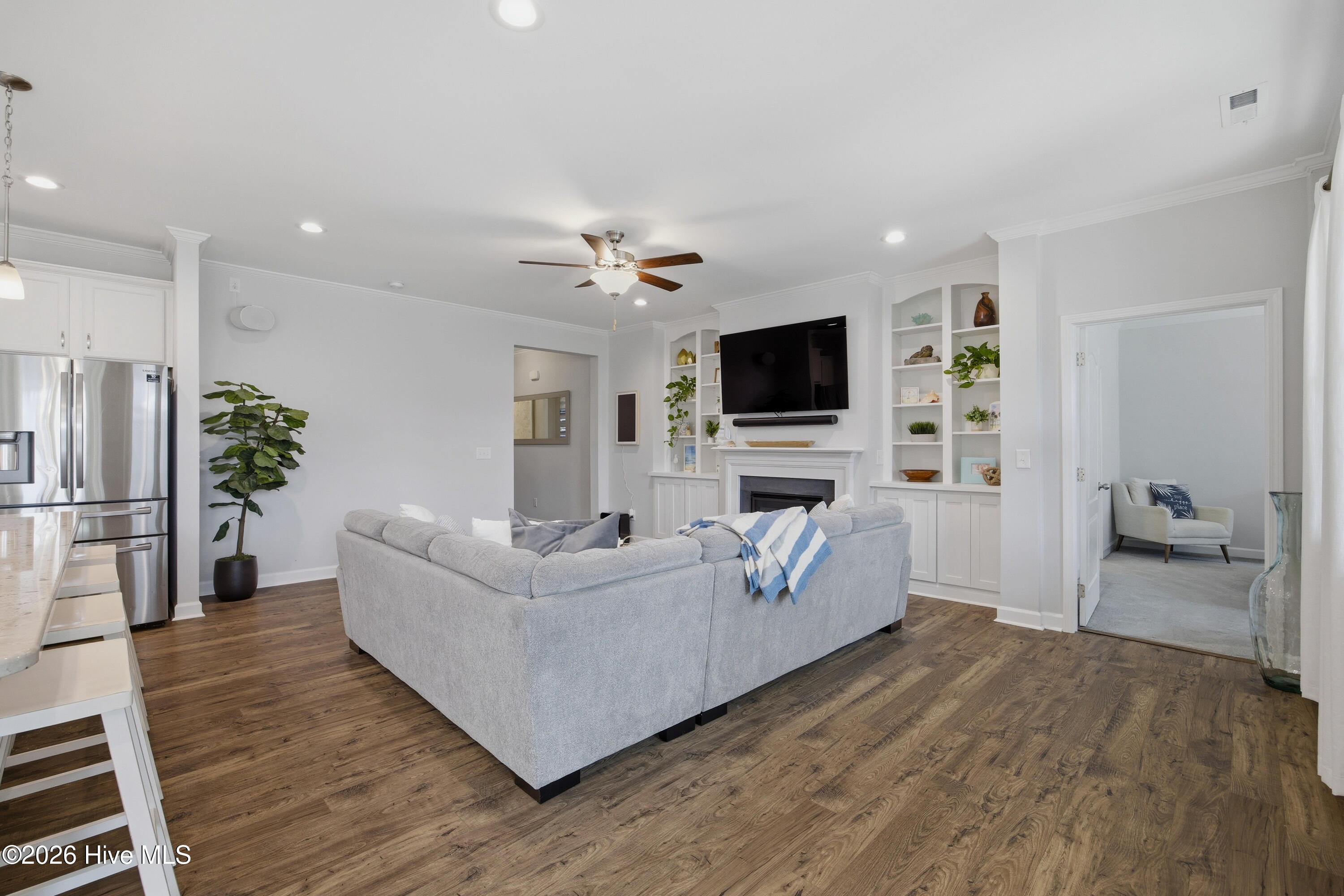 100563122 | Photo 16