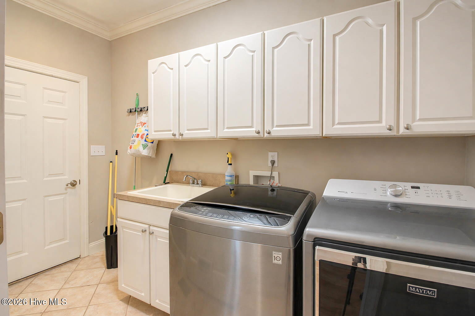 305 Holly Lane,Newport