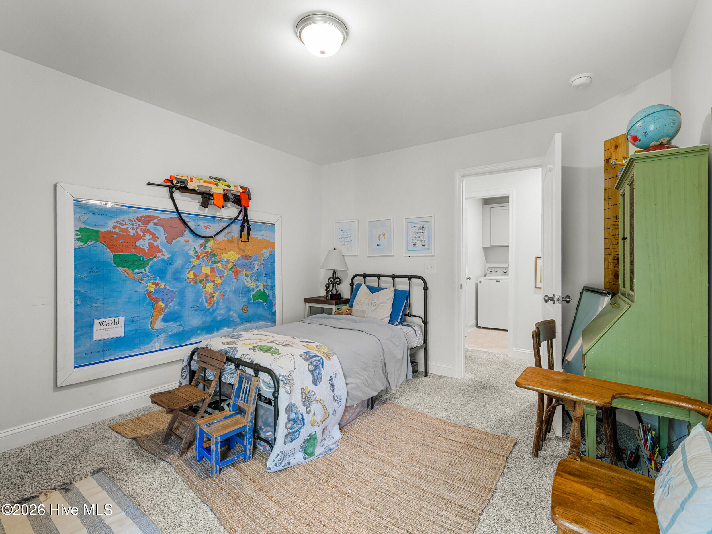 100558735 | Photo 47