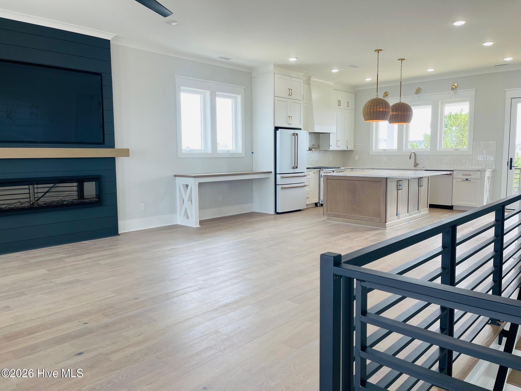 100560037 | Photo 15