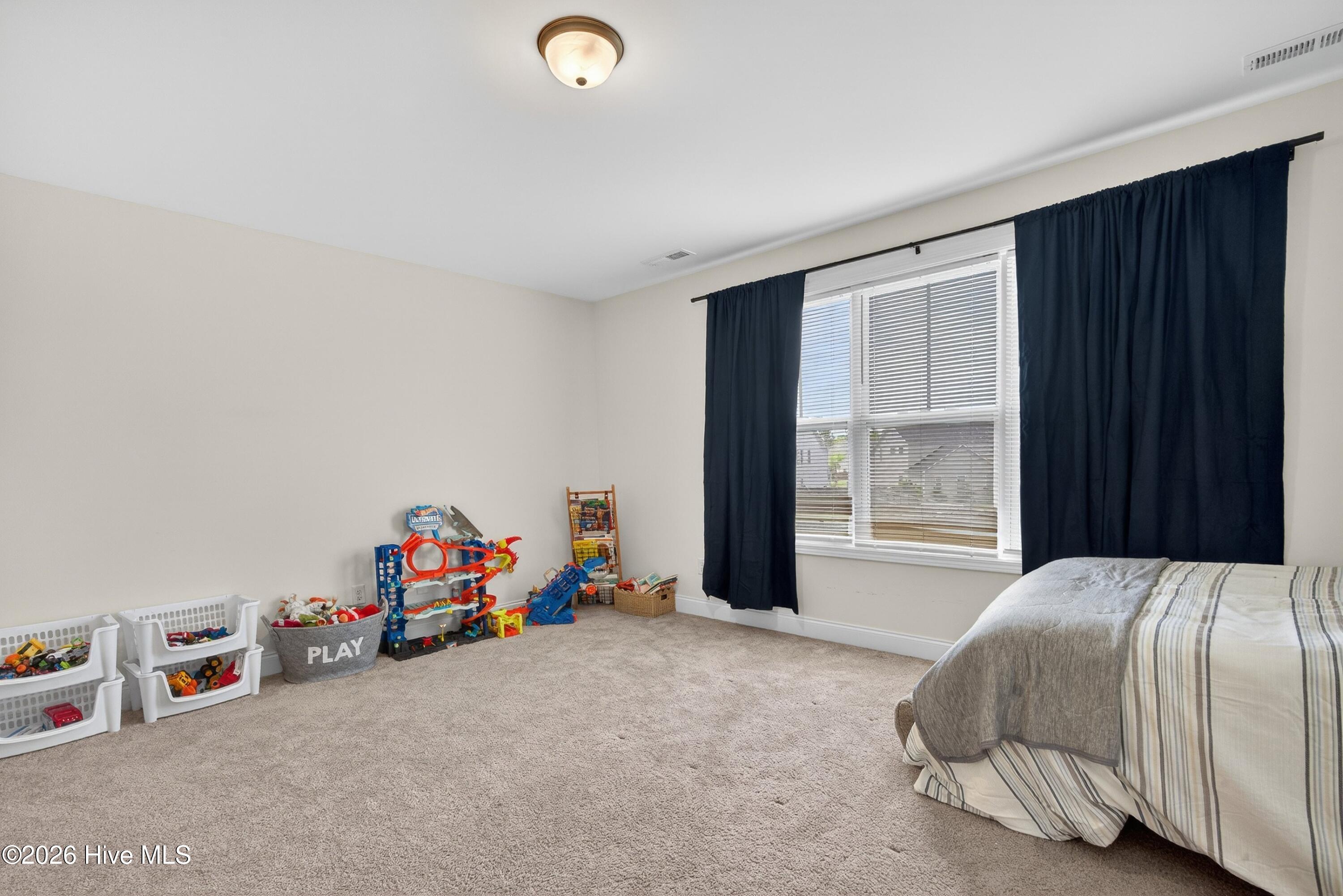 100565414 | Photo 37