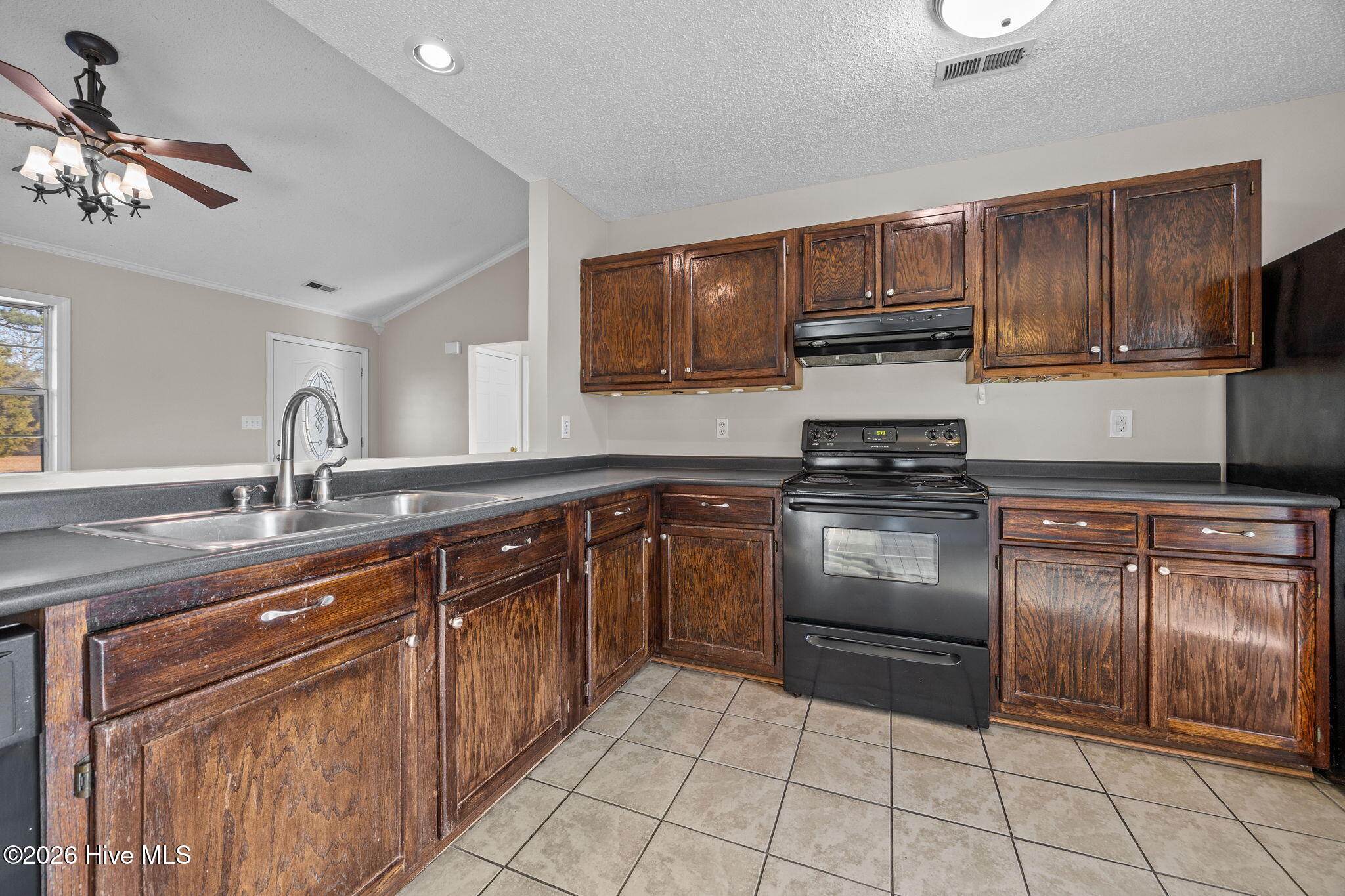 100551287 | Photo 15