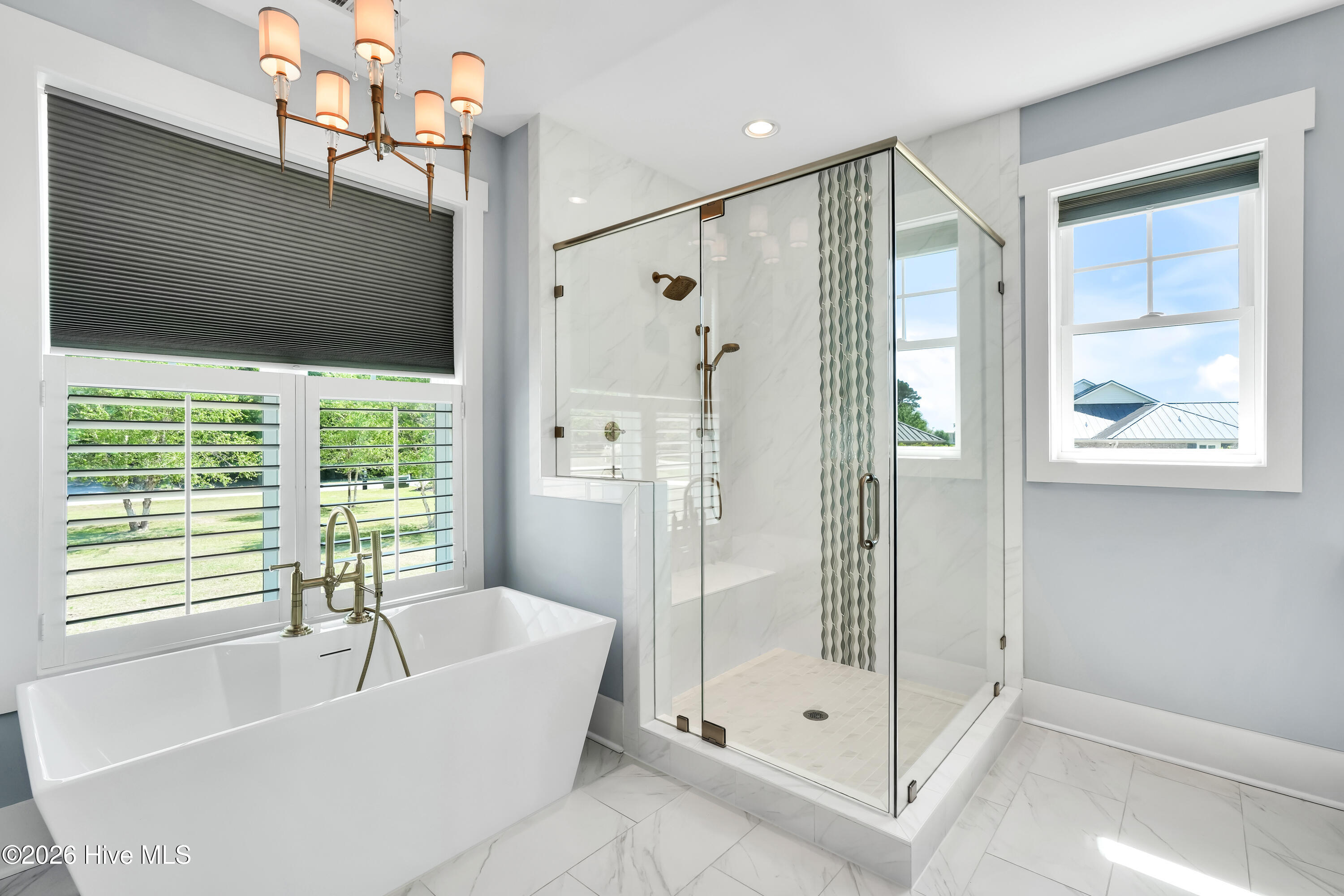 100567914 | Photo 34