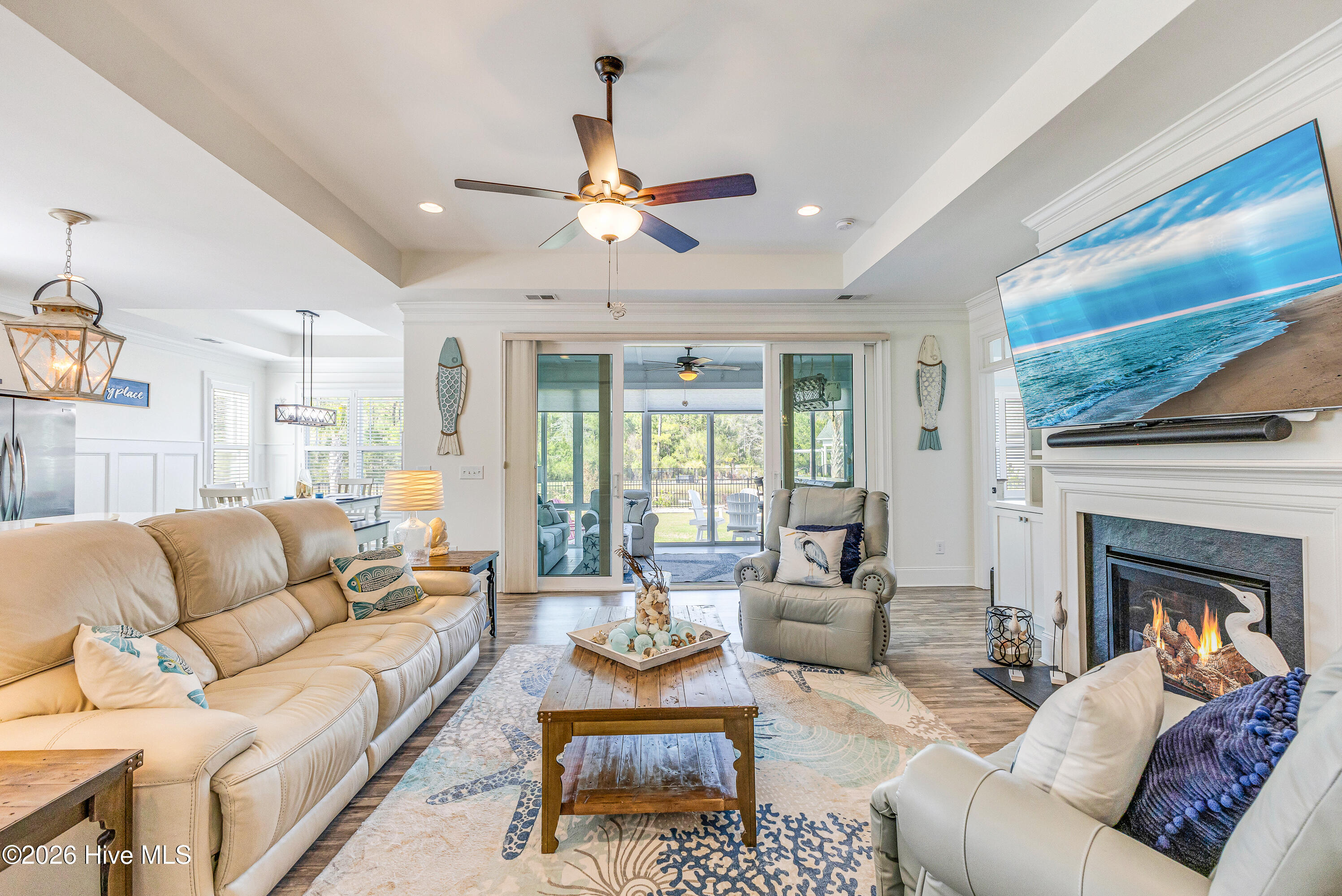 100566164 | Photo 13