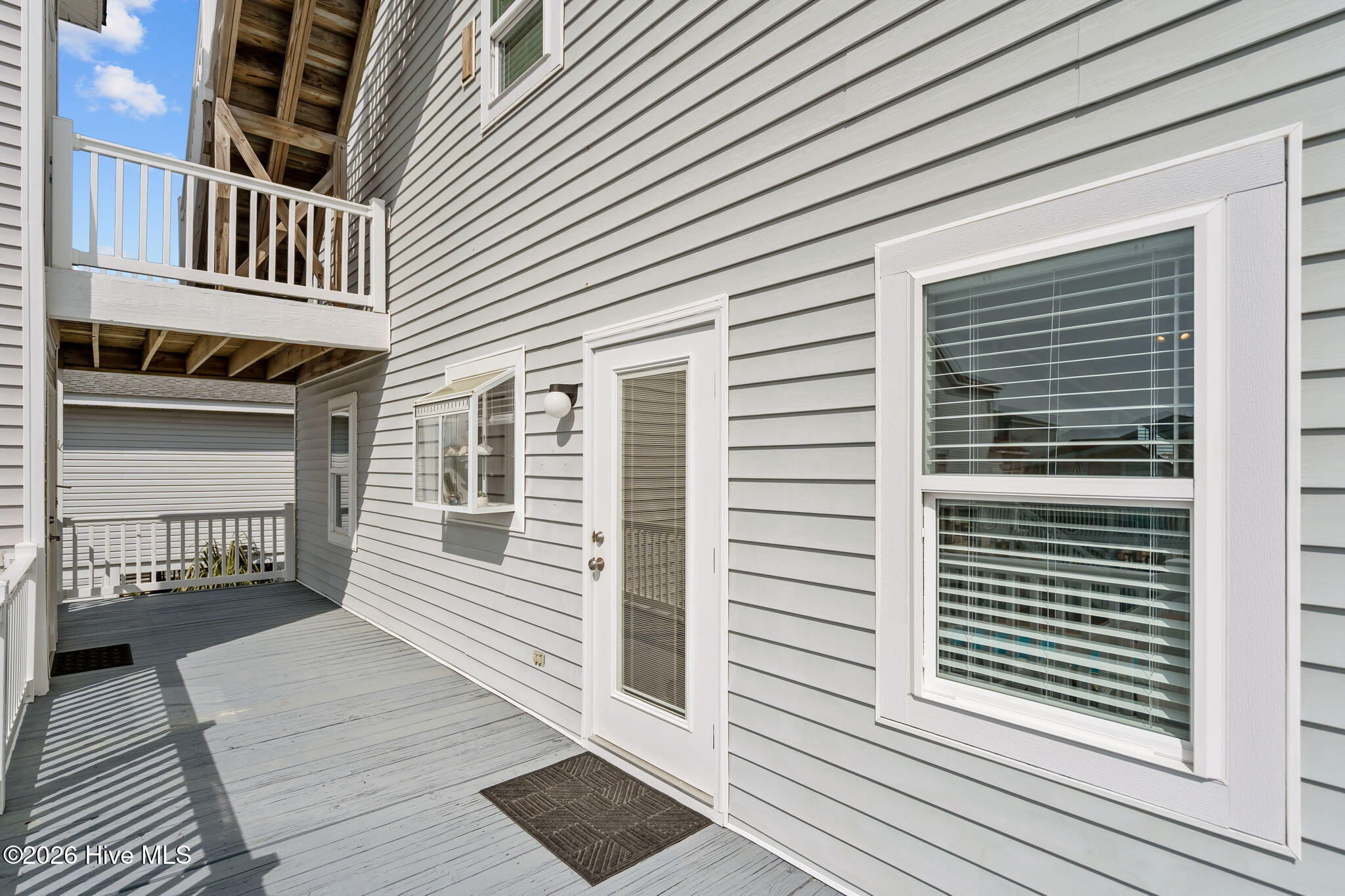 100562748 | Photo 56