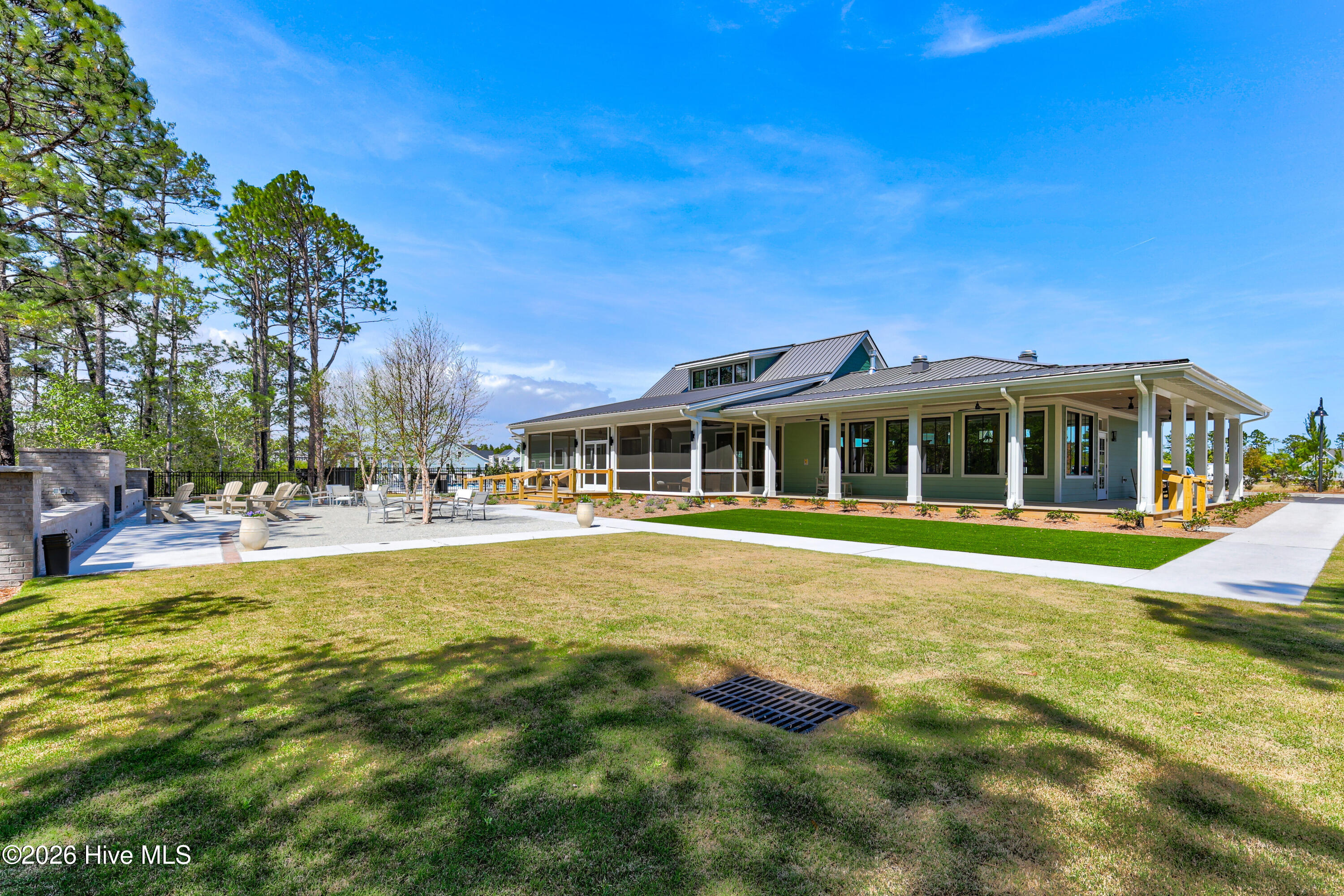 100566807 | Photo 40