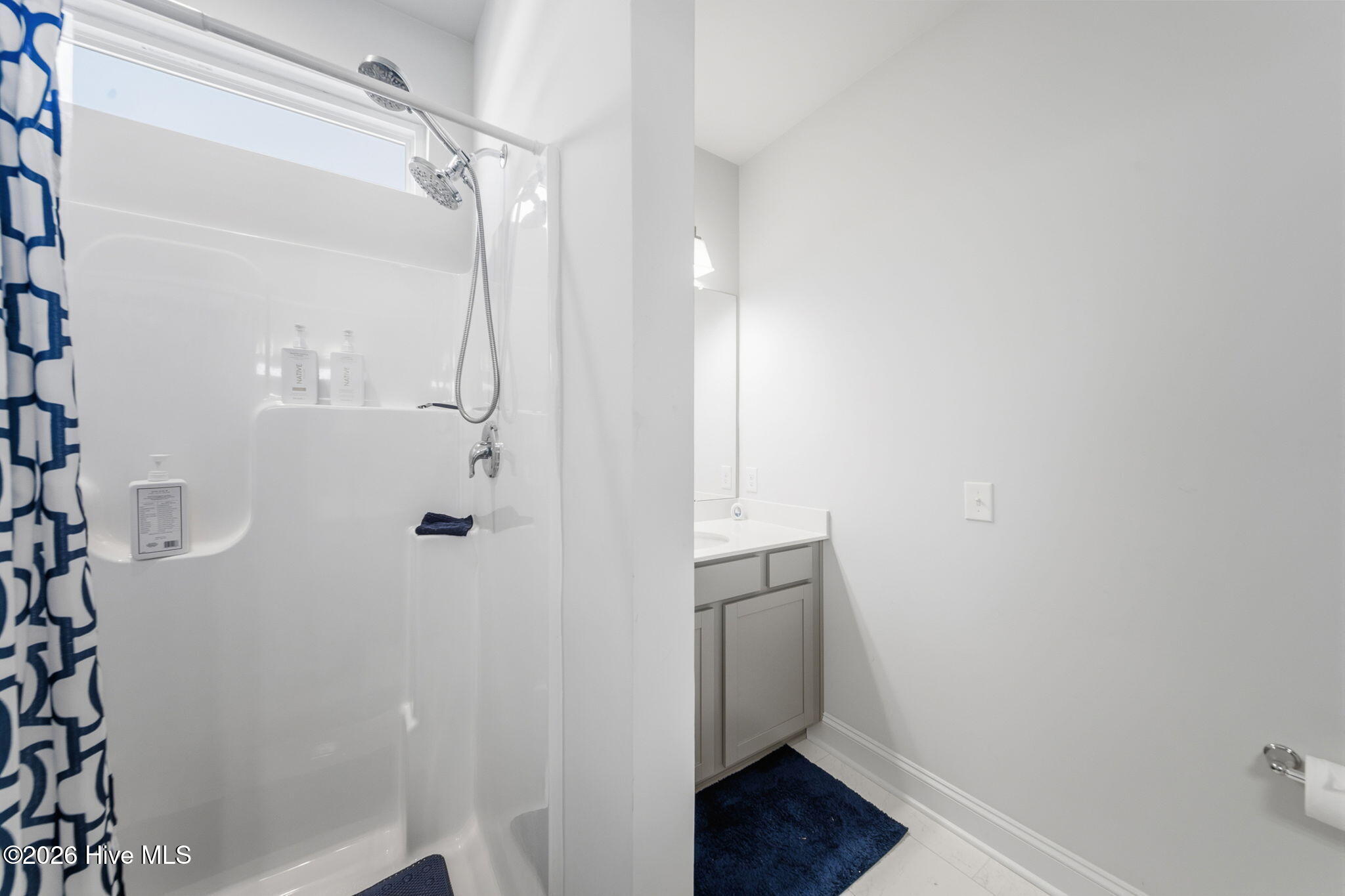 100566000 | Photo 27