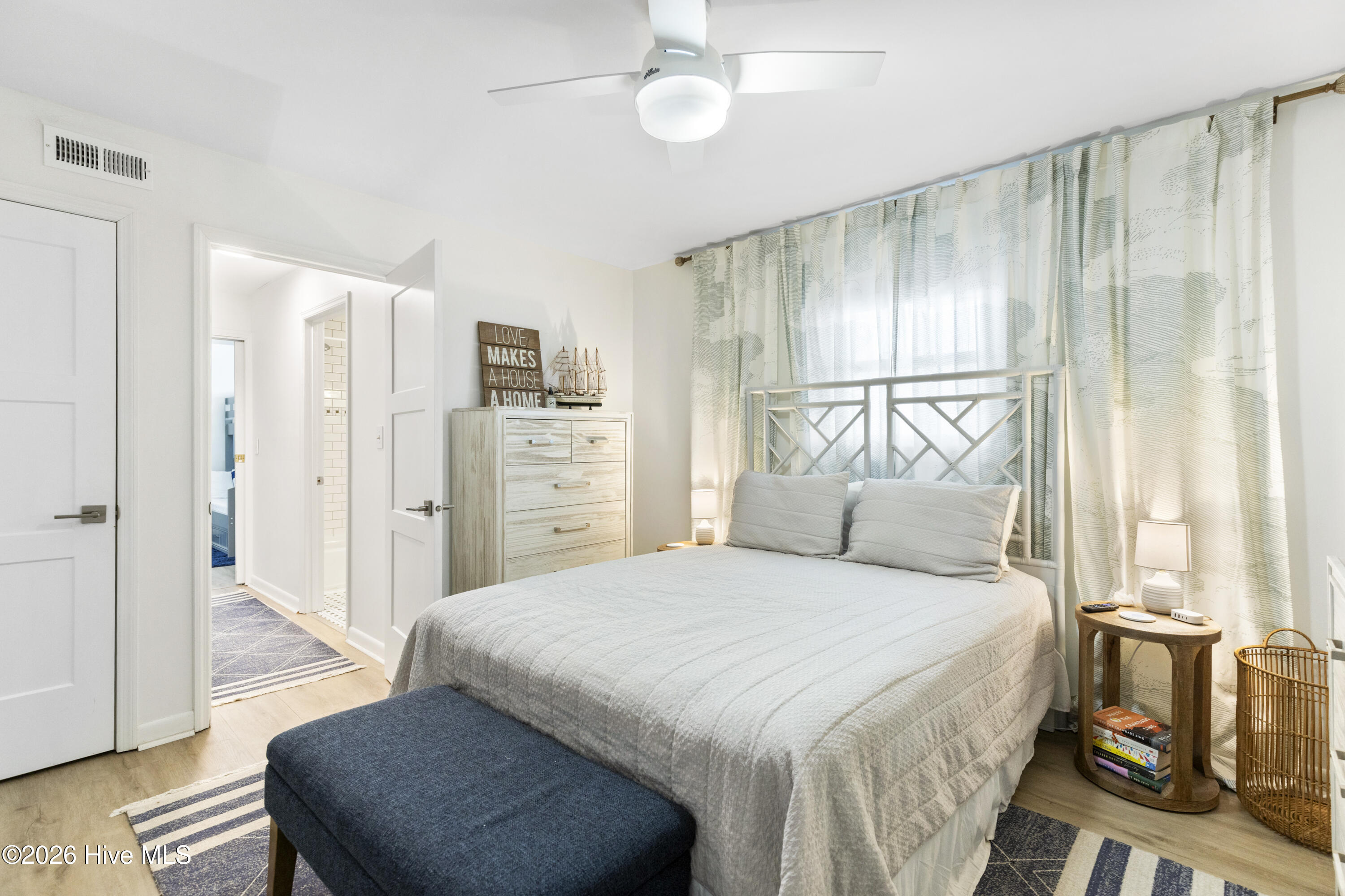 100552709 | Photo 22