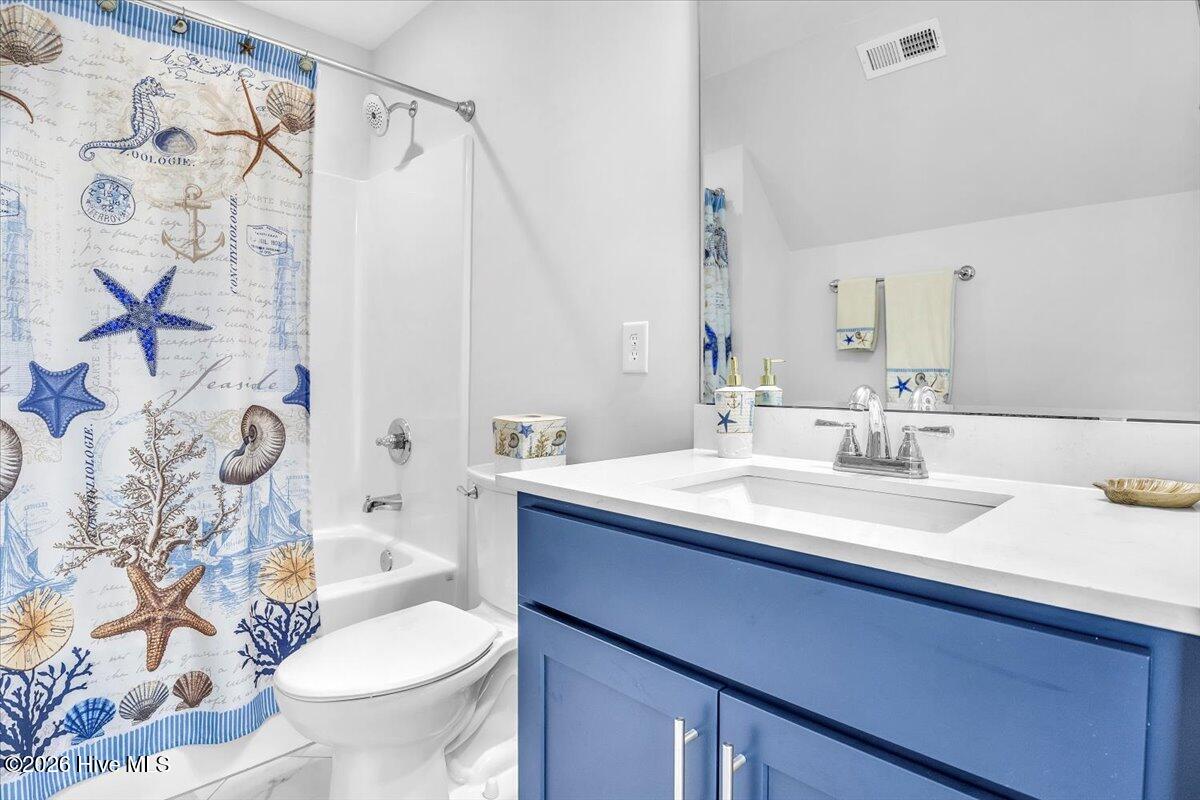 100556210 | Photo 50