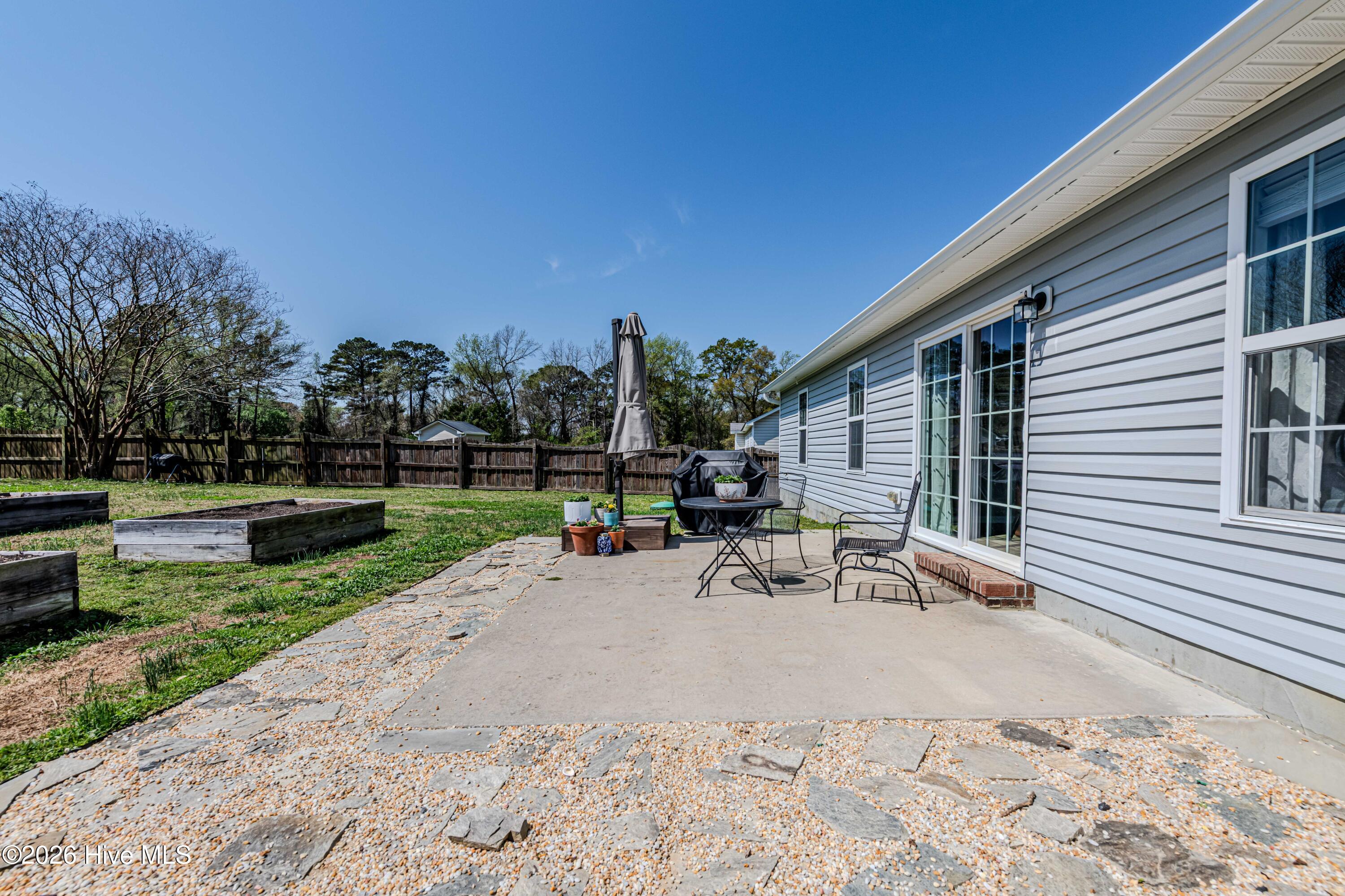 100565701 | Photo 47