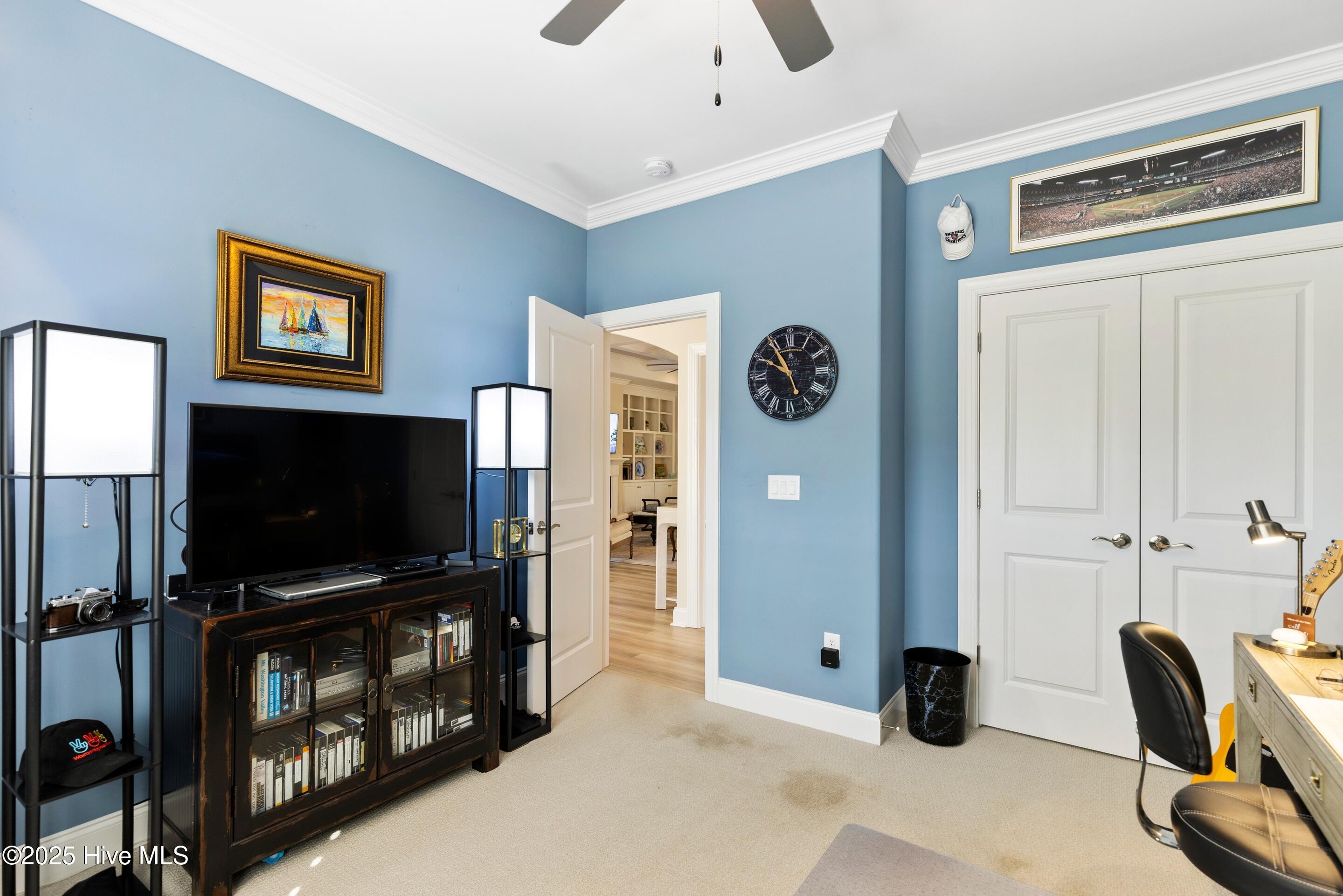 100558361 | Photo 38