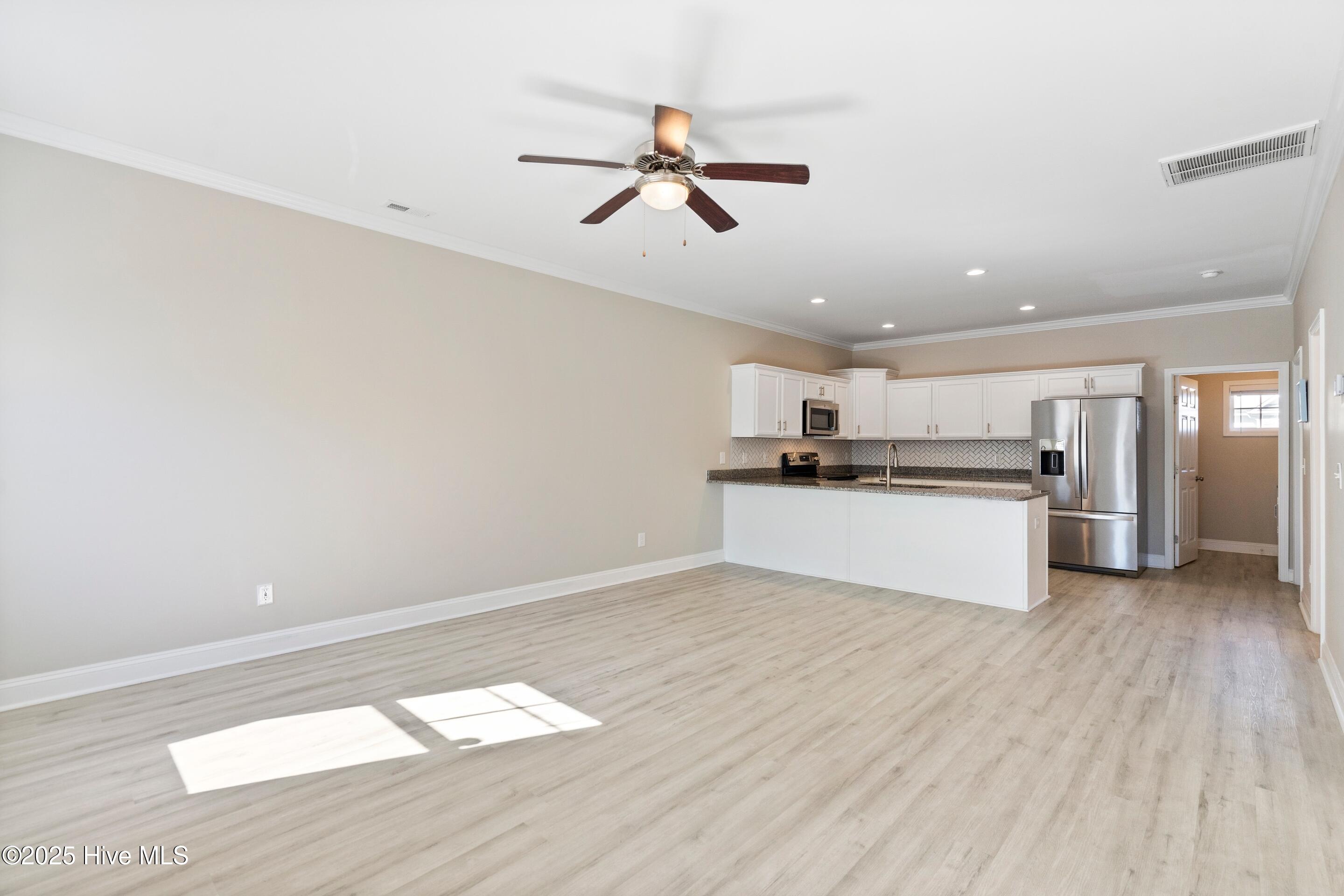 100538952 | Photo 18