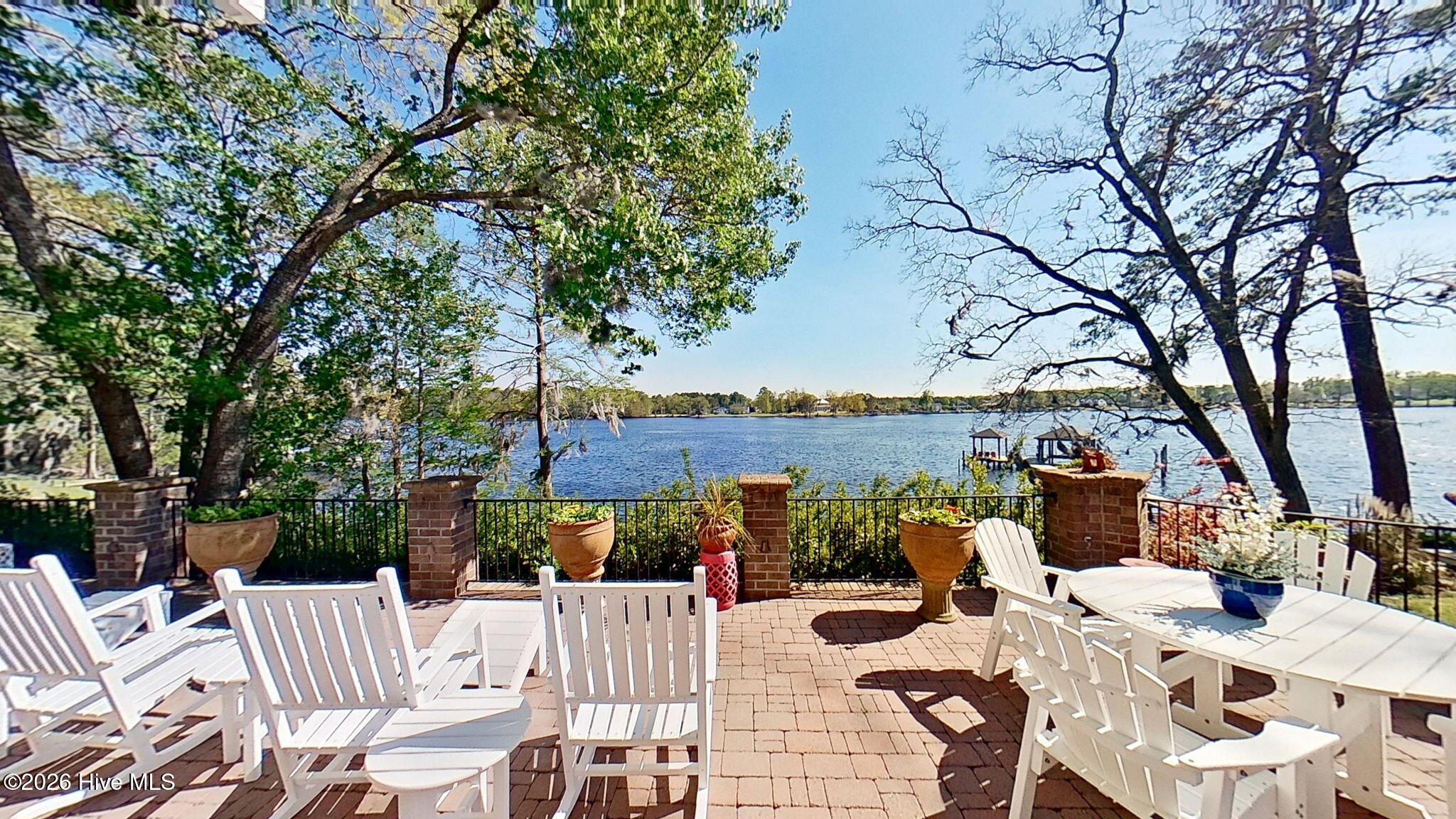 211 Wilson Point Road,Trent Woods