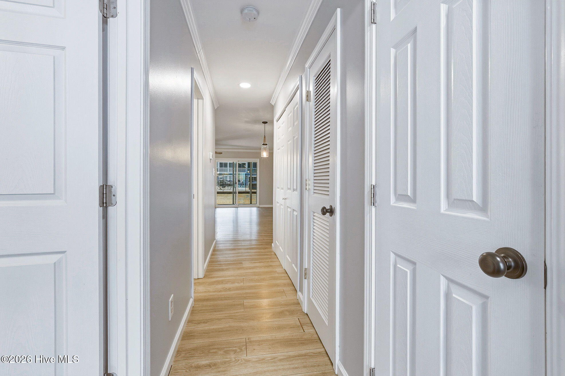 100557080 | Photo 28