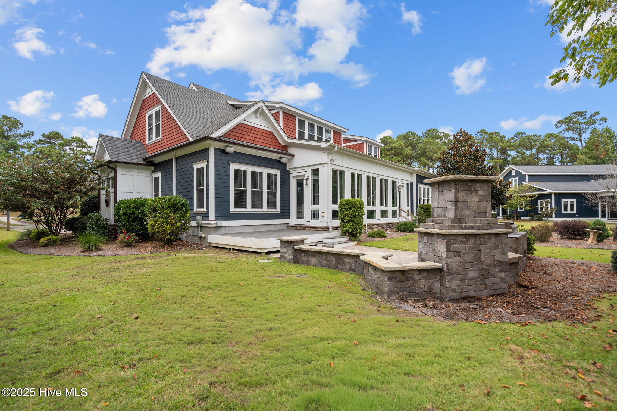 100532333 | Photo 78