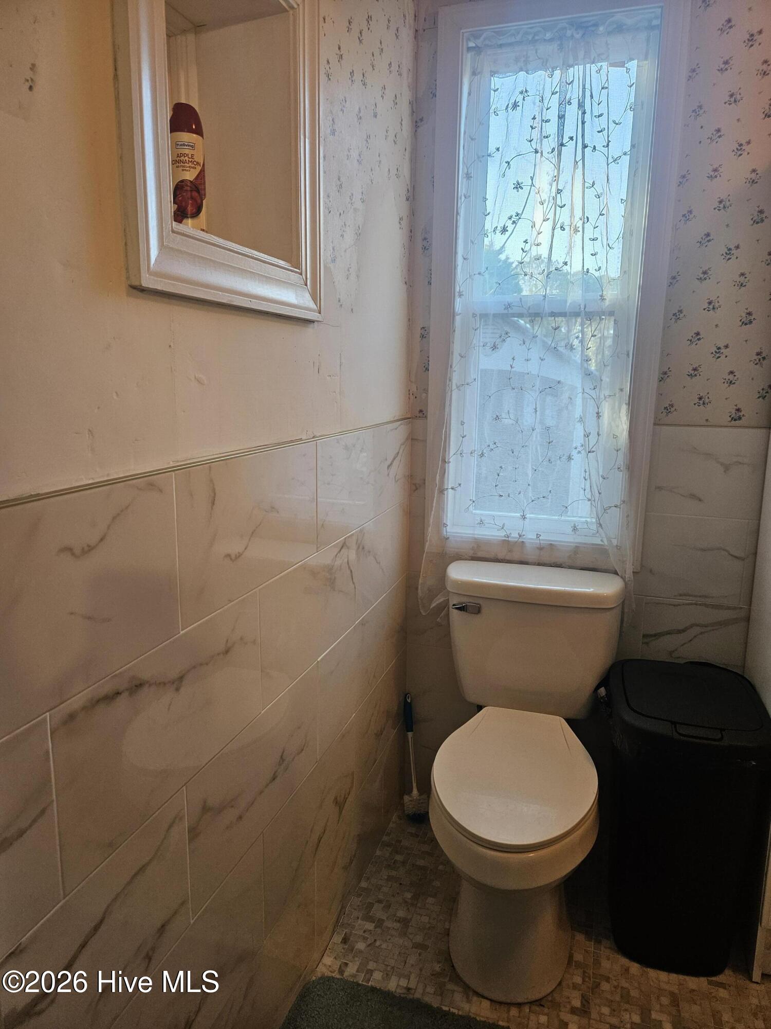 100550080 | Photo 23