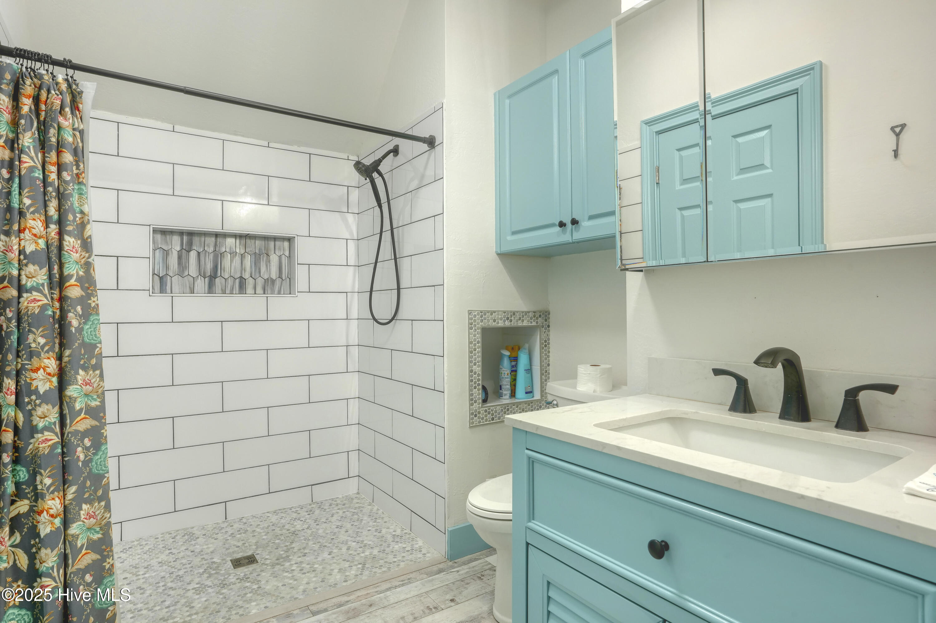 100512986 | Photo 65