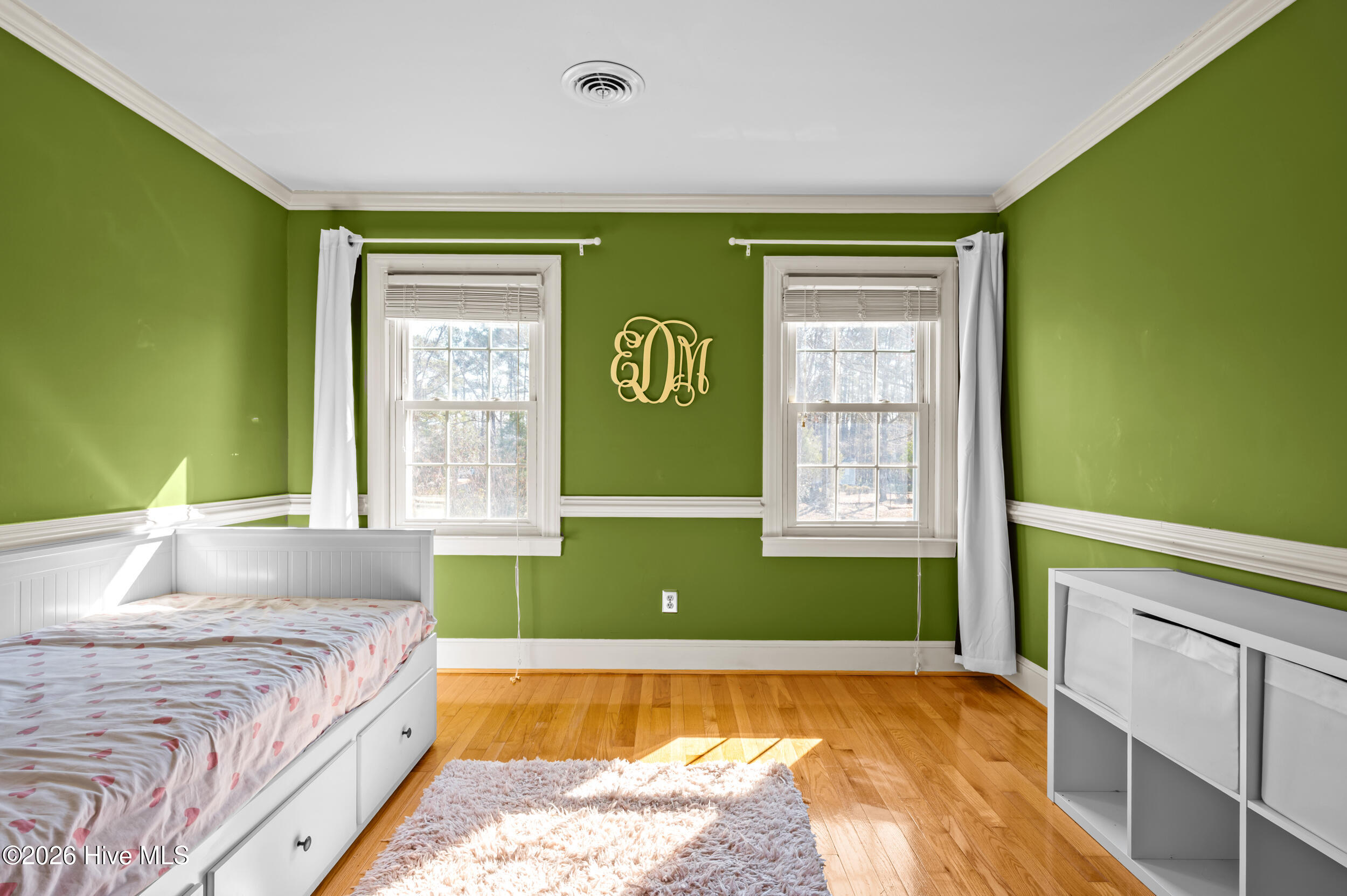 100554057 | Photo 47