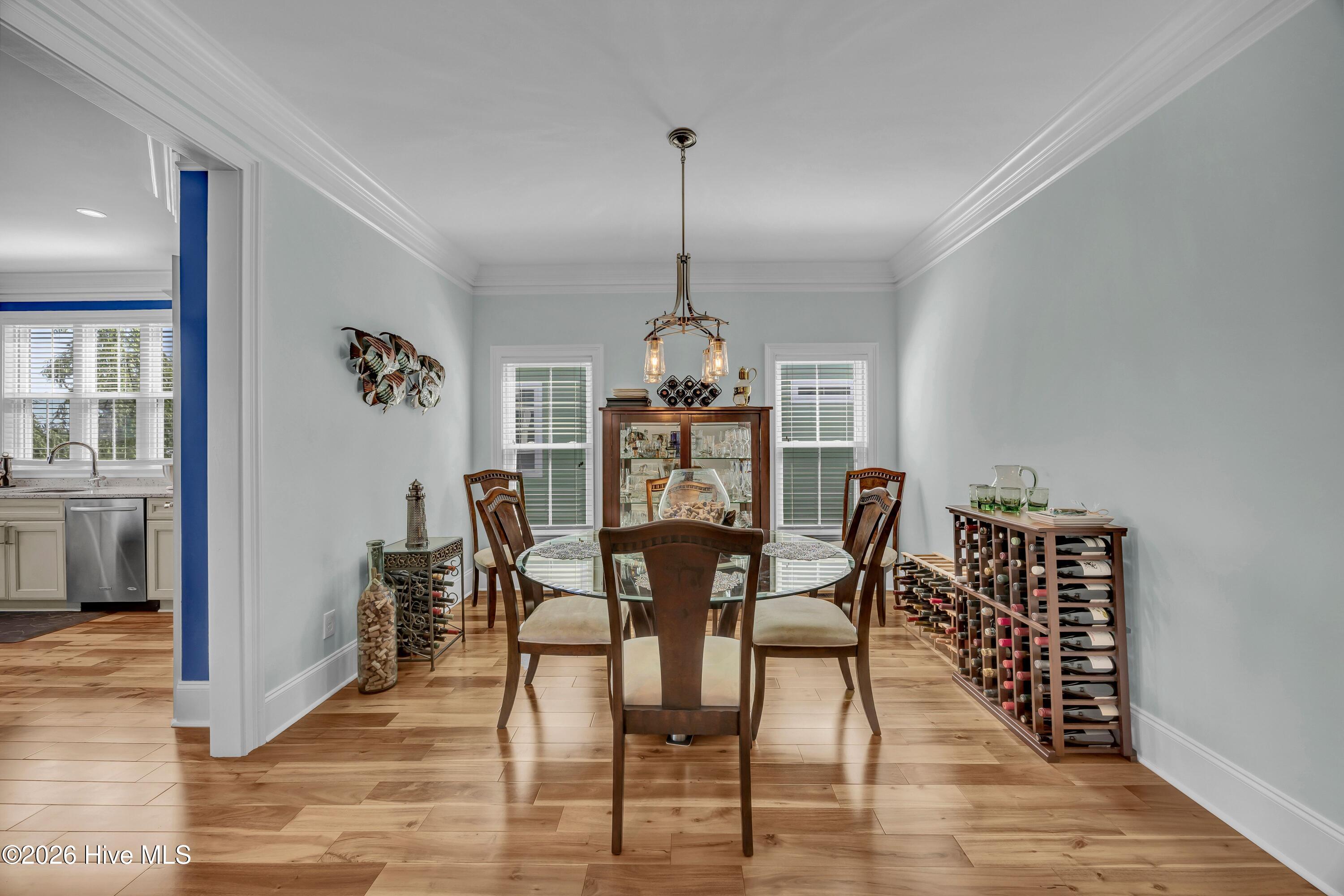 100569369 | Photo 26