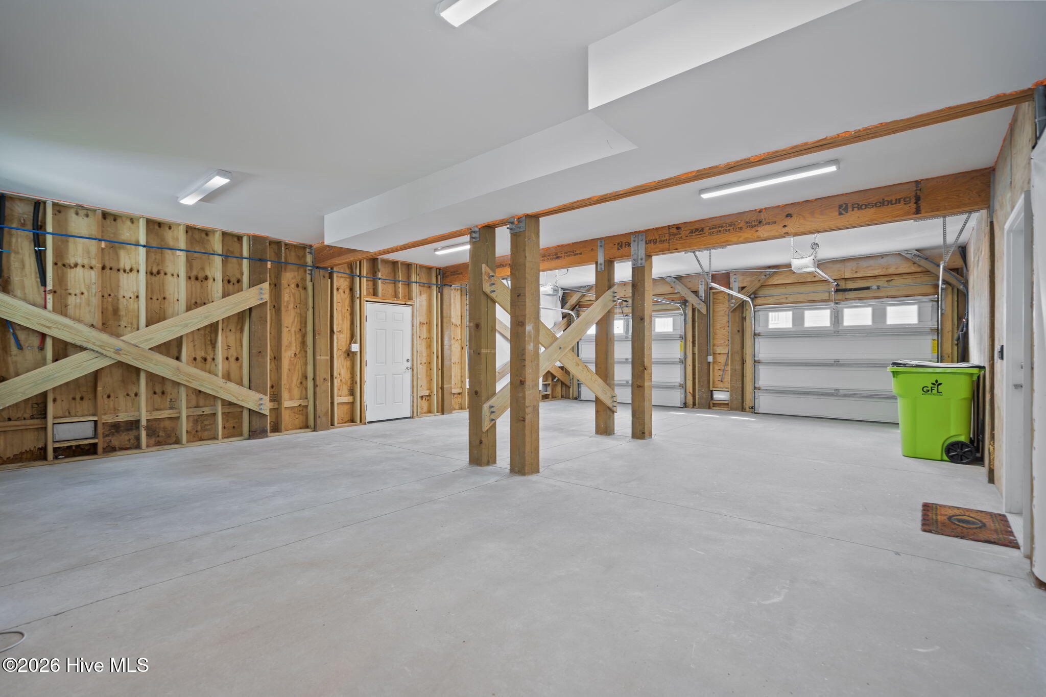 100556459 | Photo 39