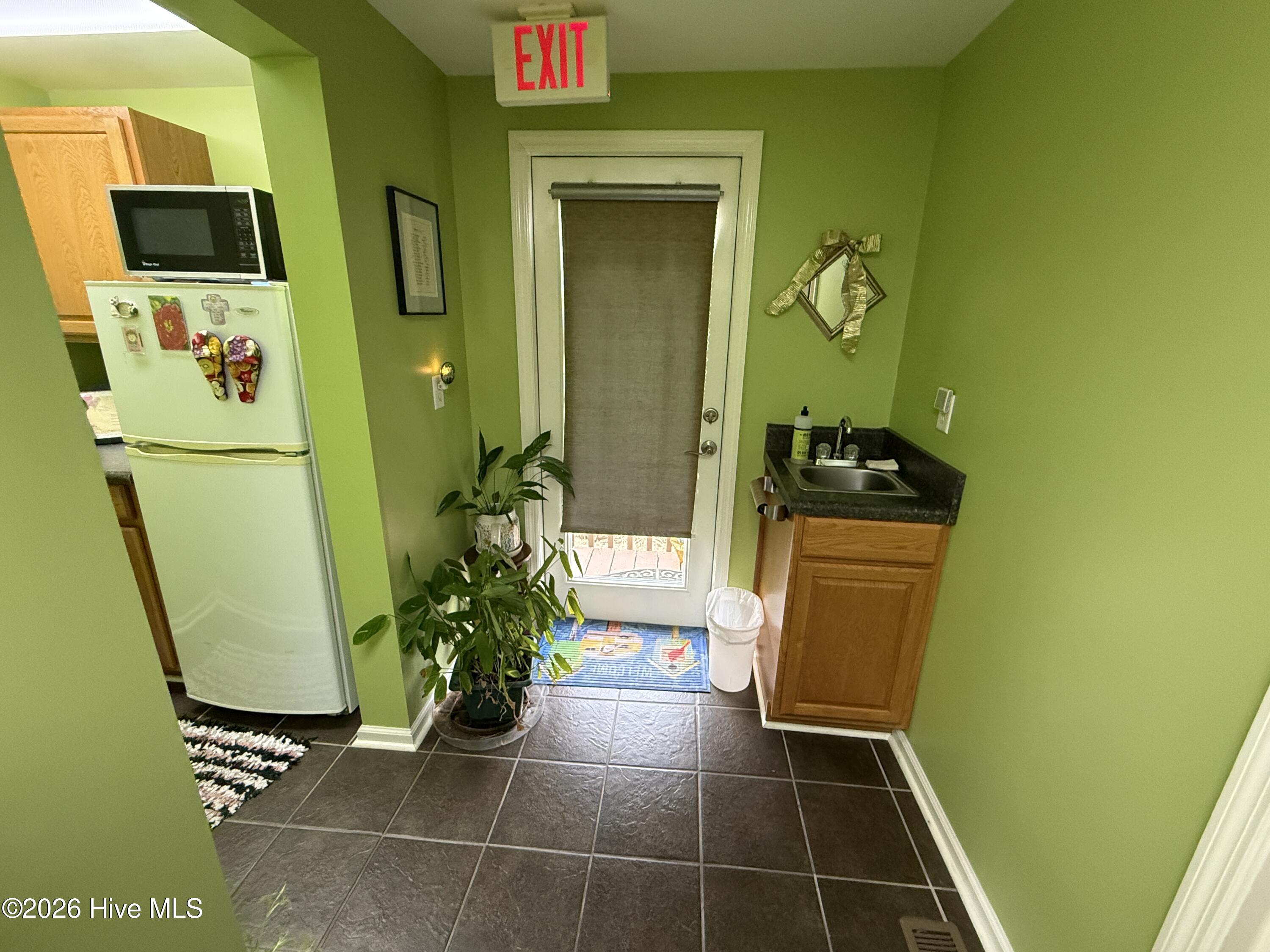 100565253 | Photo 15