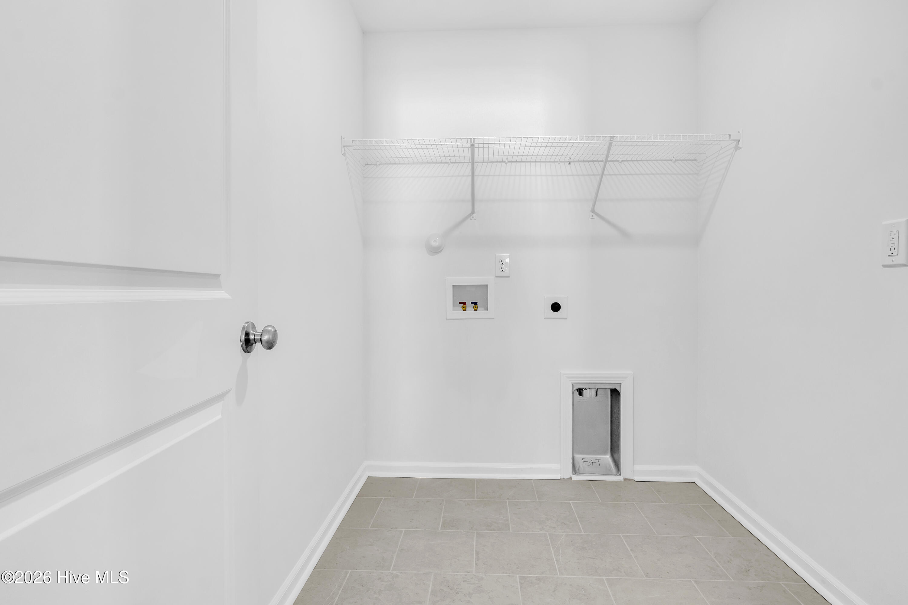 100563590 | Photo 36