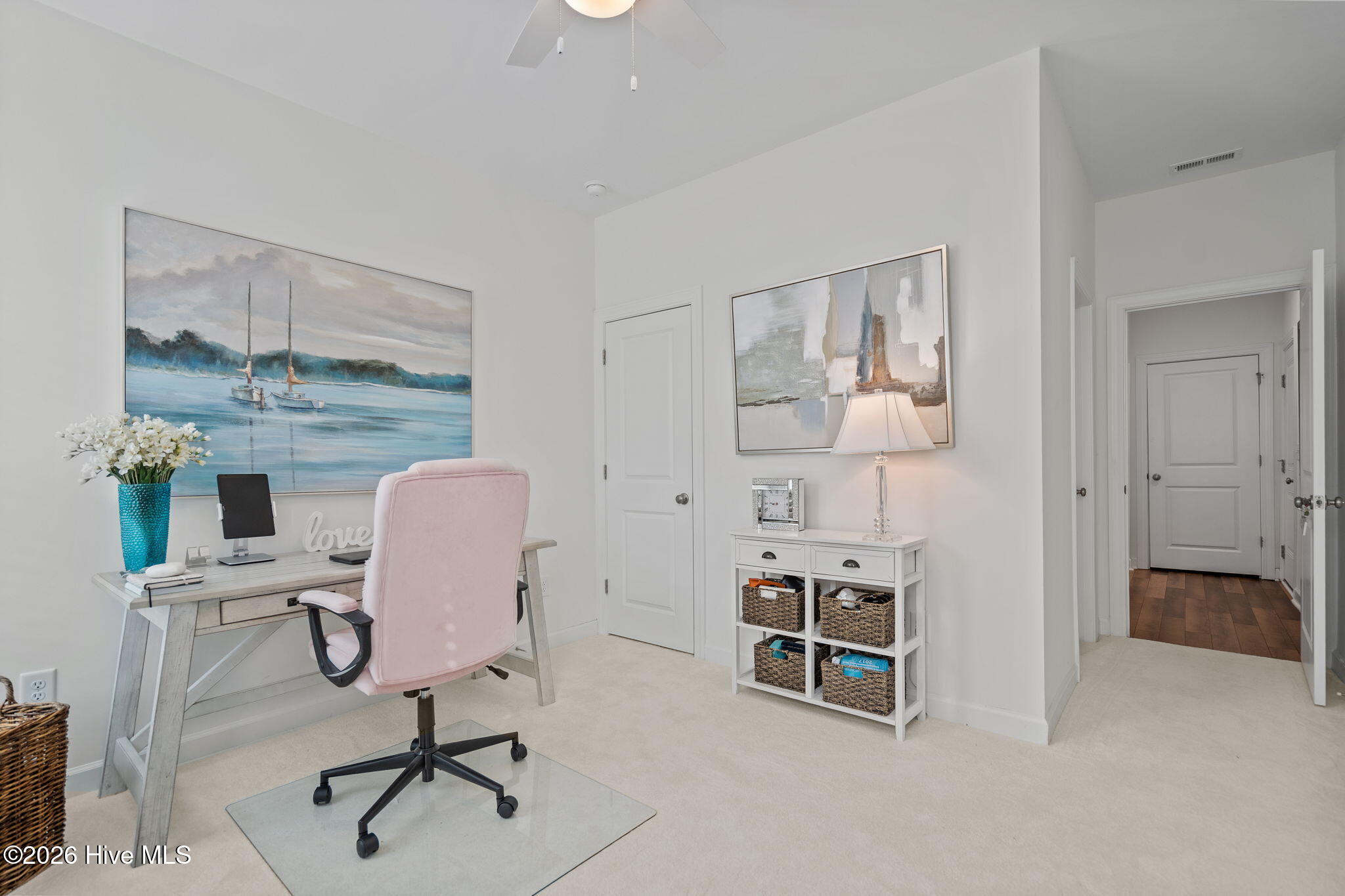 100562858 | Photo 28