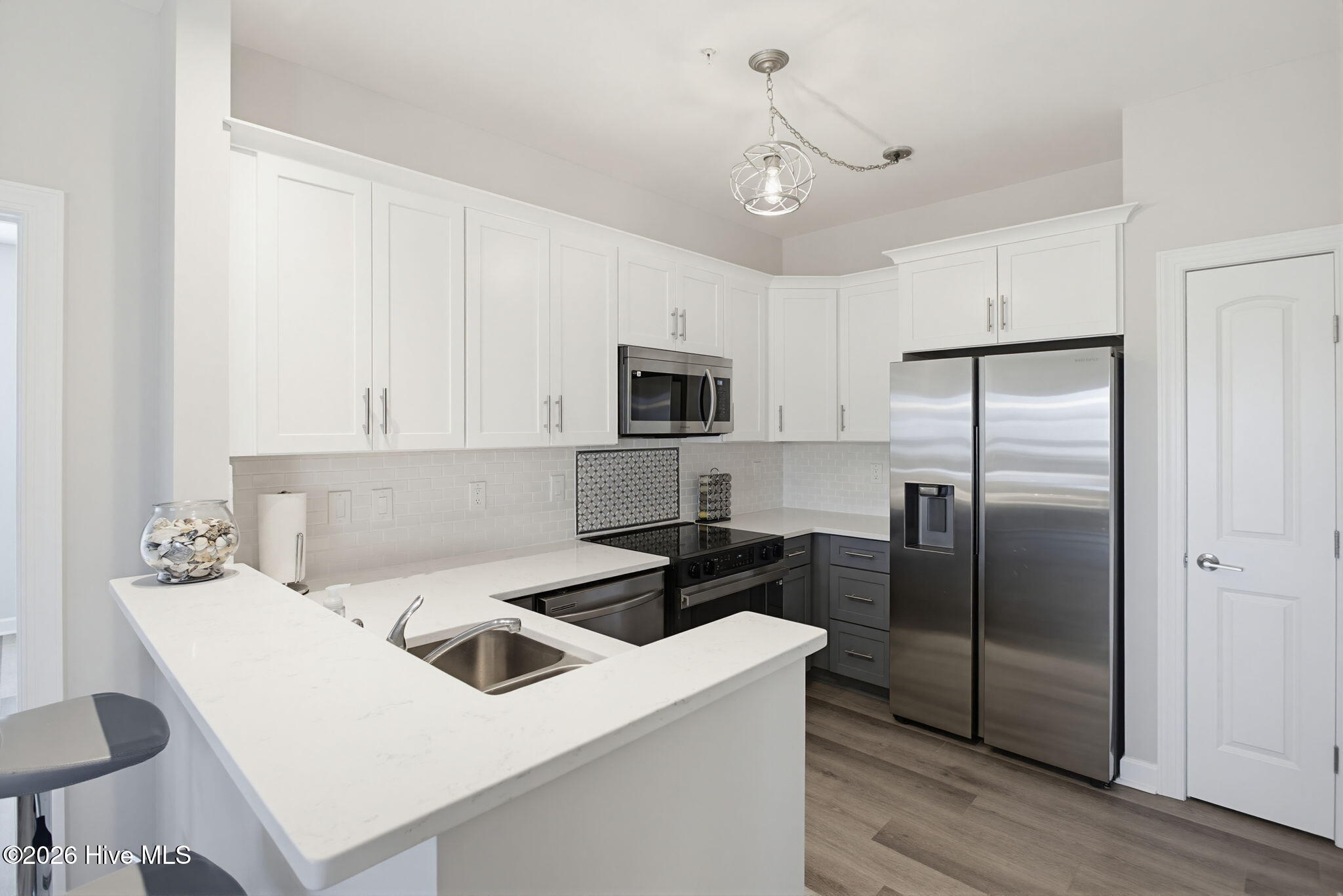 100570113 | Photo 12