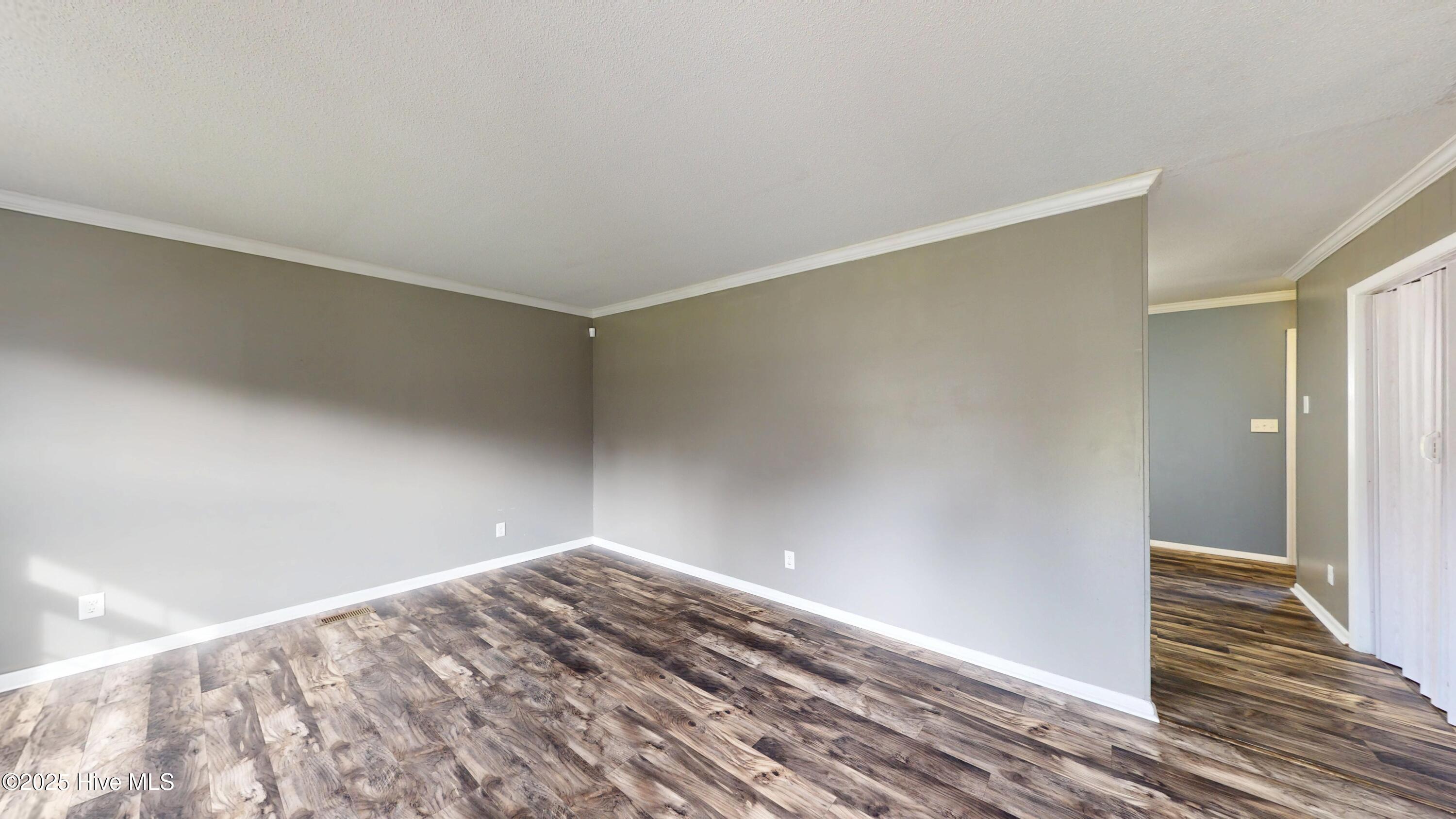 1023 Oak Drive, Jacksonville, NC 28546 – photo 11: Living Room