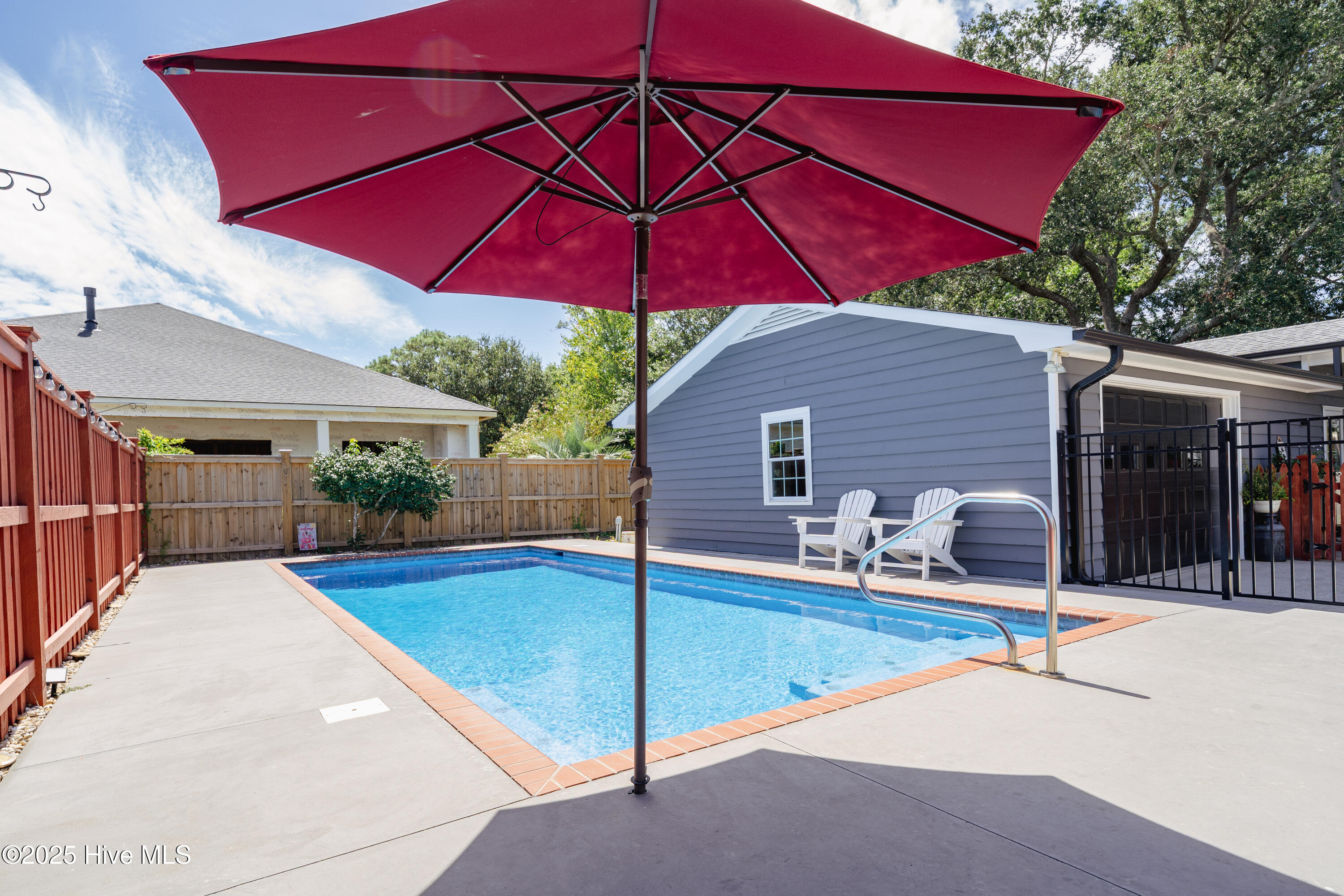 100531366 | Photo 12