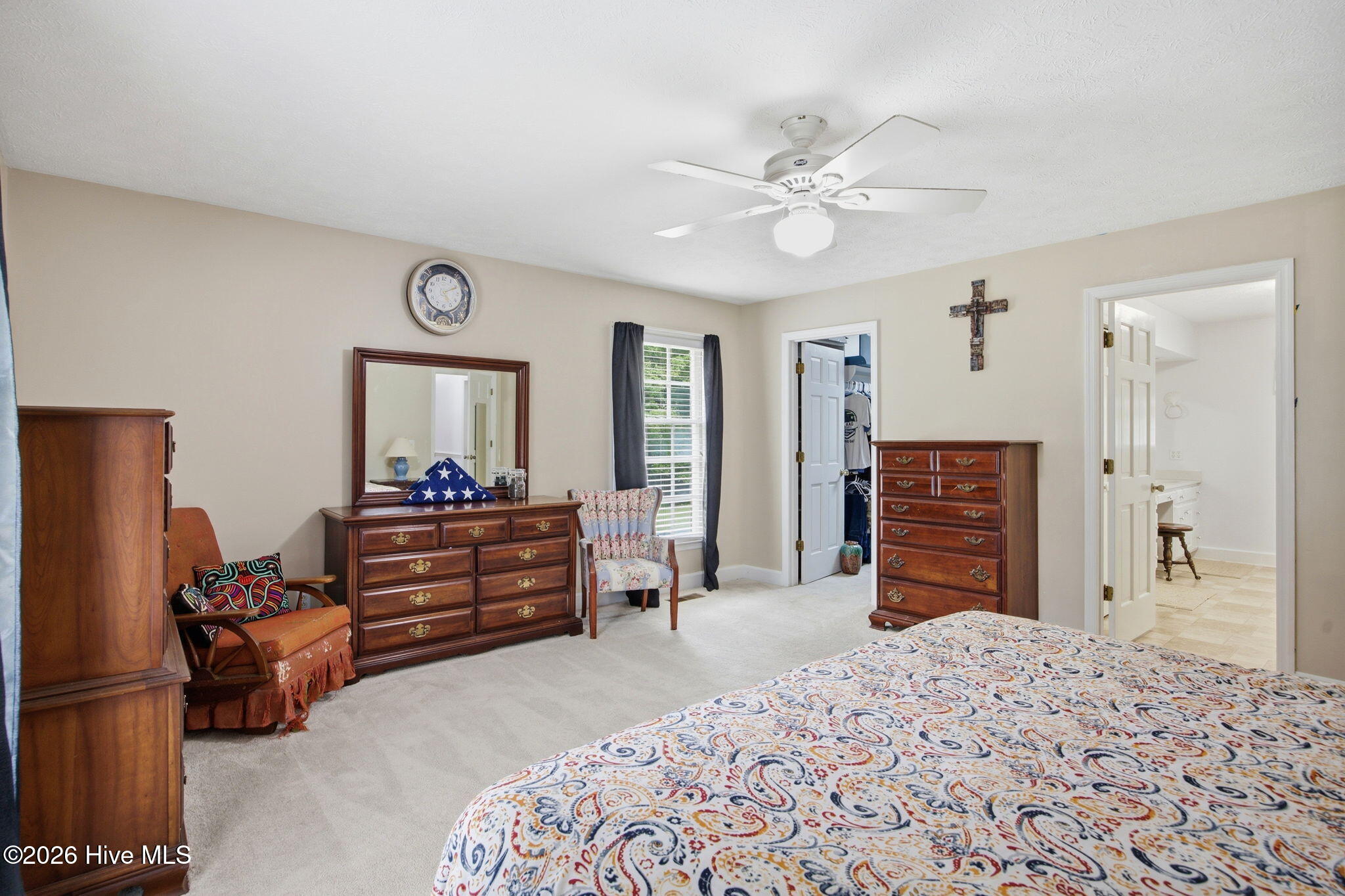 100570604 | Photo 15