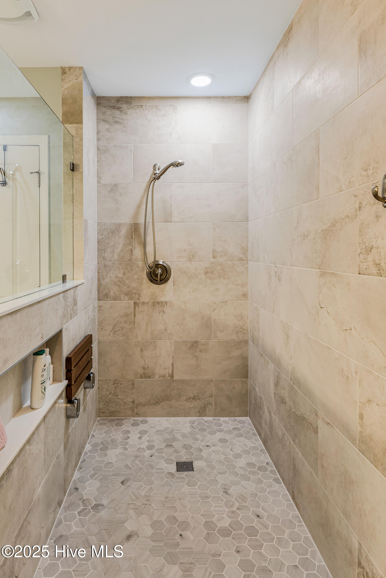 100489556 | Photo 28