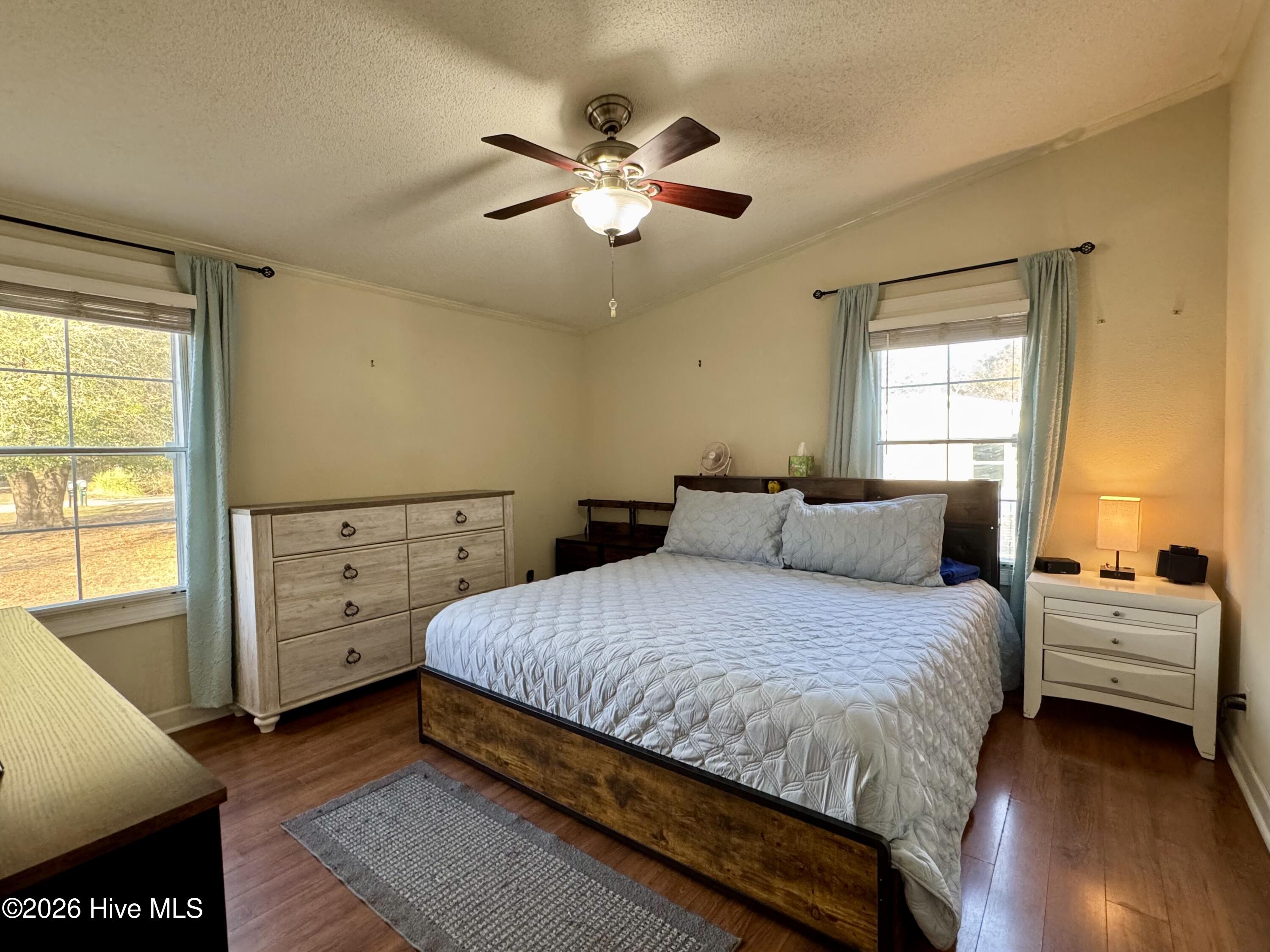 100548811 | Photo 14