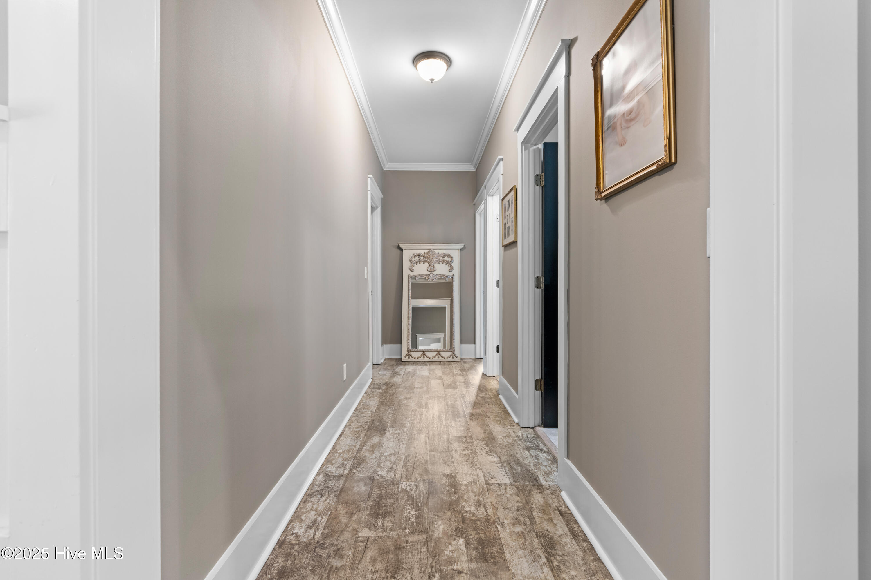 100543866 | Photo 46