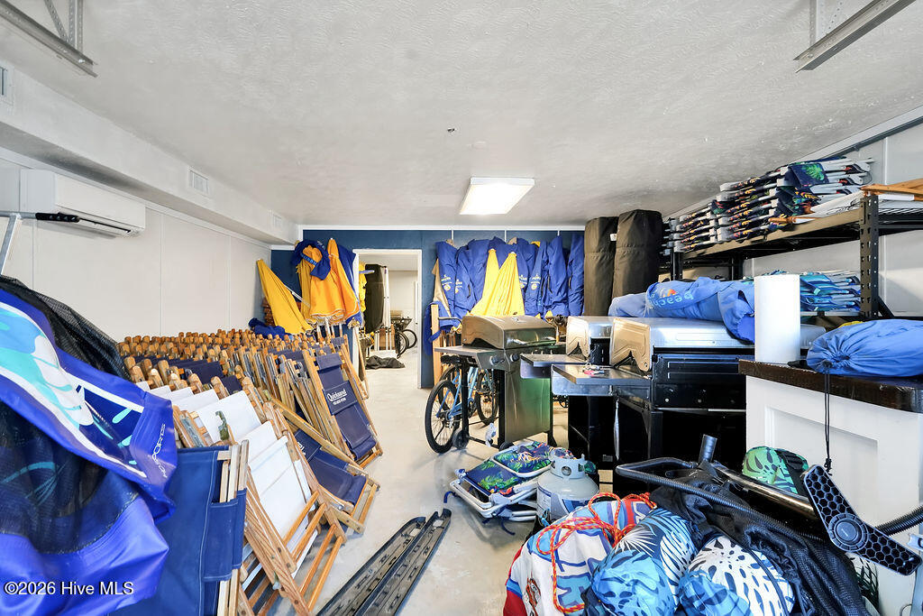 100553485 | Photo 27