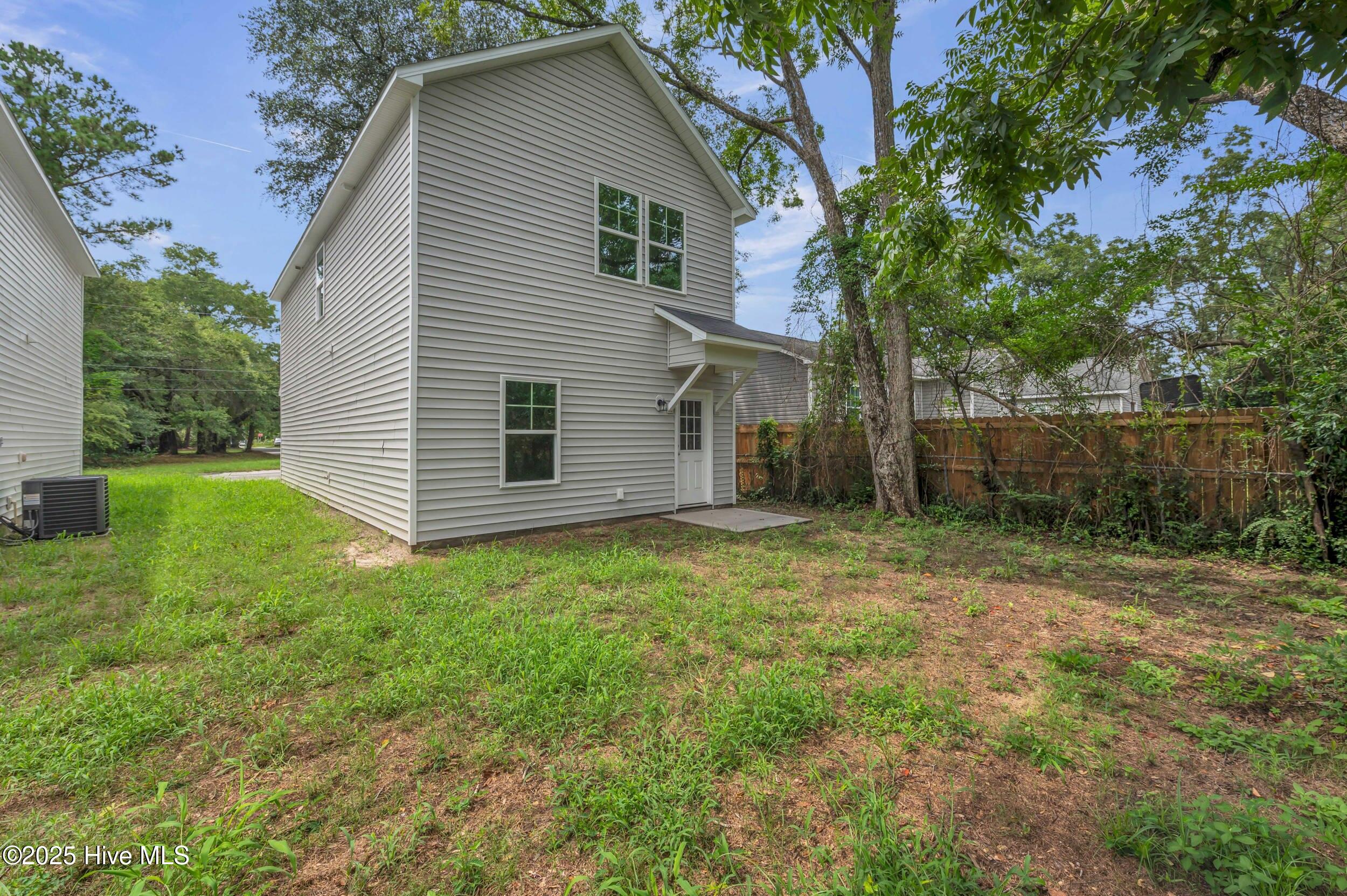 100522860 | Photo 21