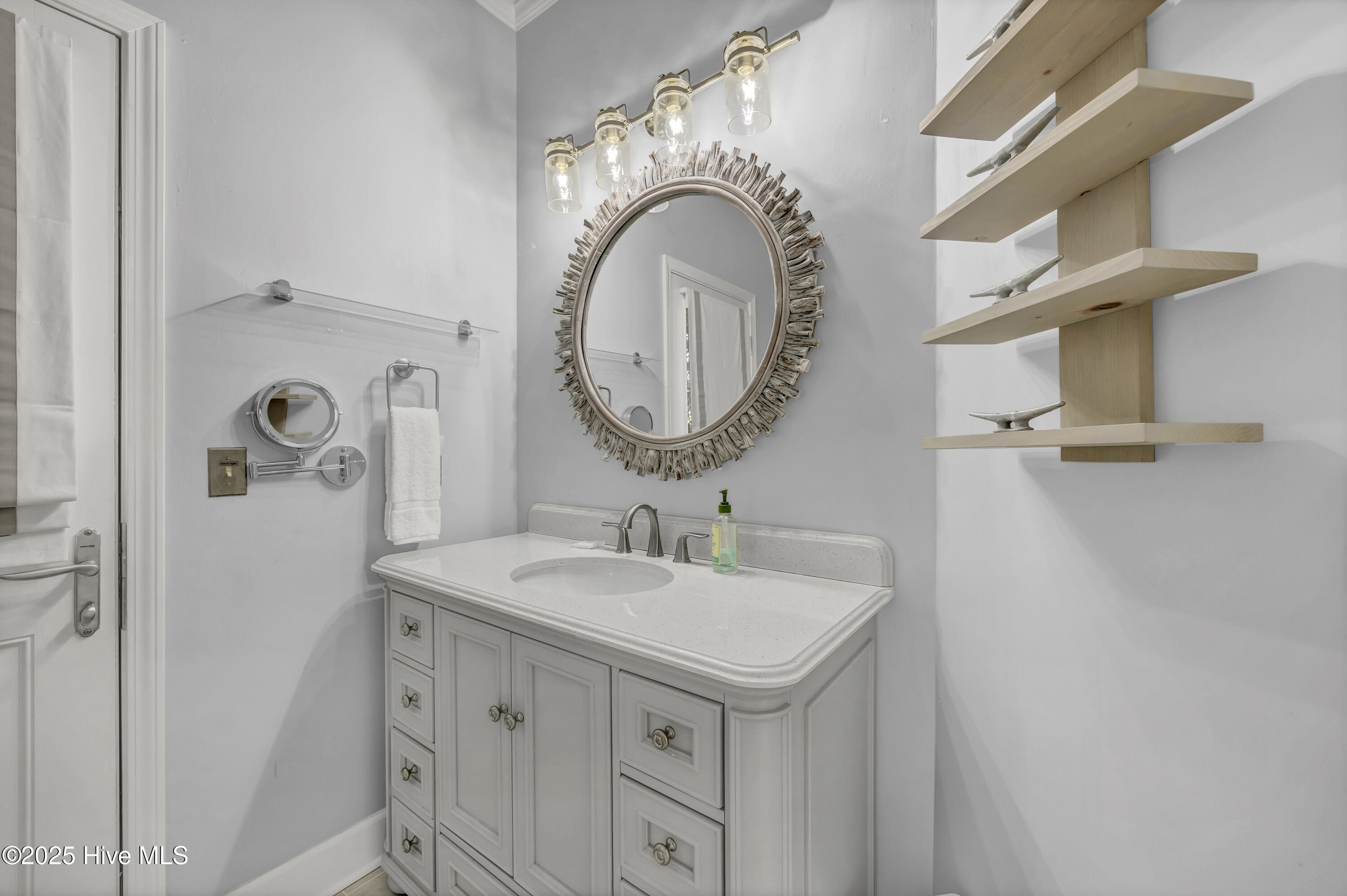 100546577 | Photo 25