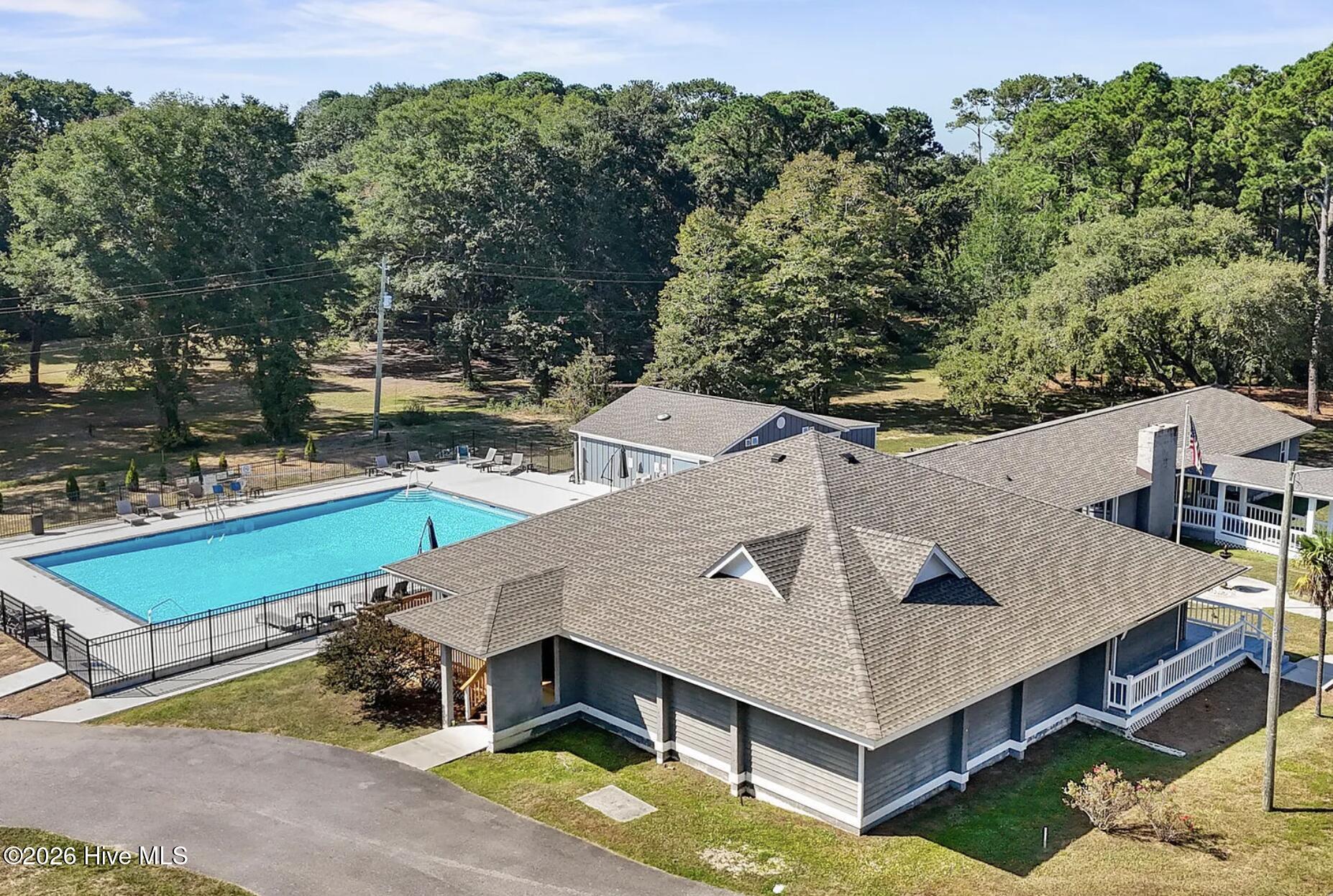 100555356 | Photo 40