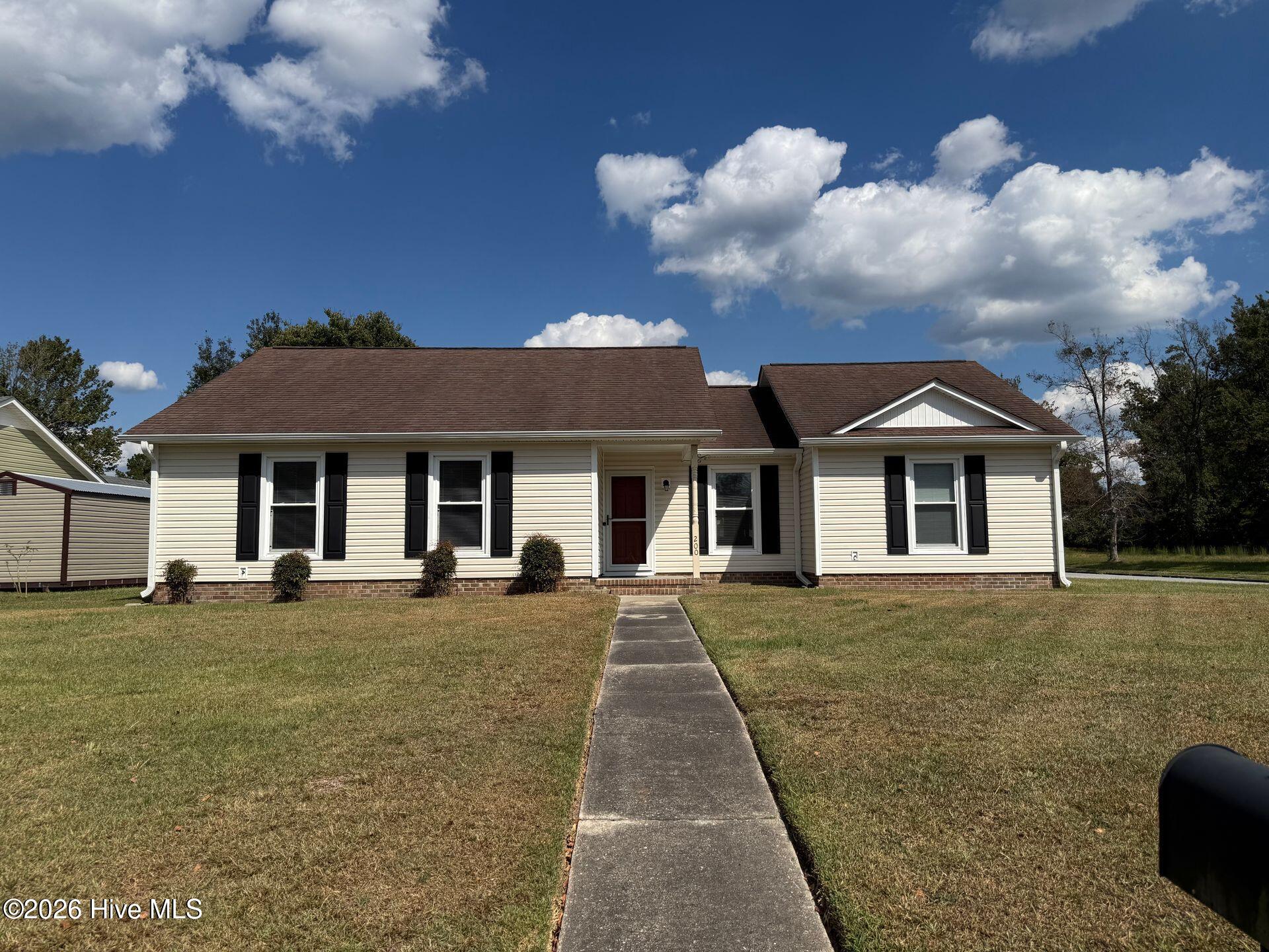 200 Sugarwood, Jacksonville, North Carolina, 3 Bedroom Bedrooms, 5 Room Rooms,2 BathroomBathrooms,Single family residence,For sale,Sugarwood,100607912 200 Sugarwood, Jacksonville, North Carolina, 3 Bedroom Bedrooms, 5 Room Rooms,2 BathroomBathrooms,Single family residence,For sale,Sugarwood,100607912