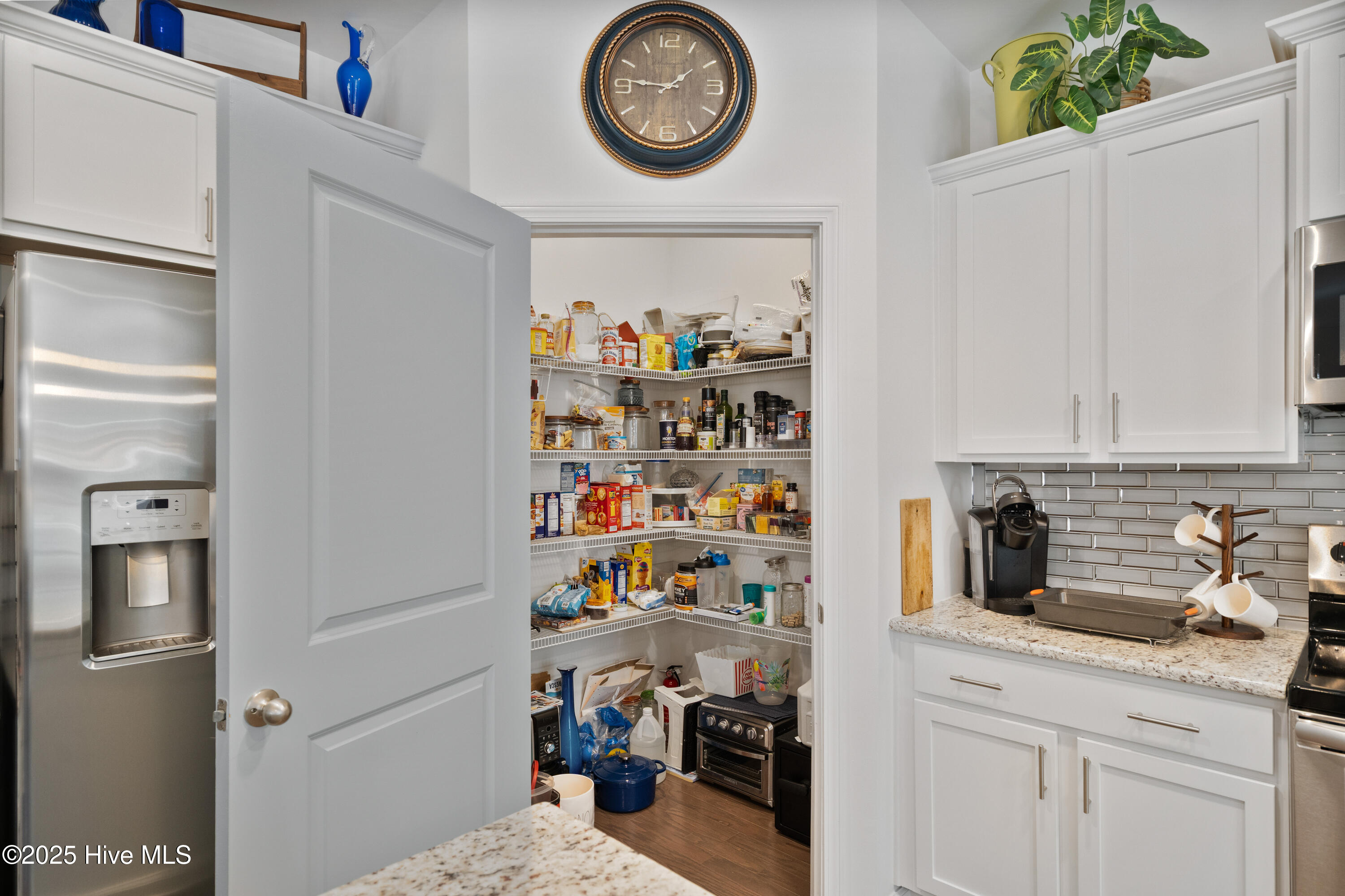 100541671 | Photo 15