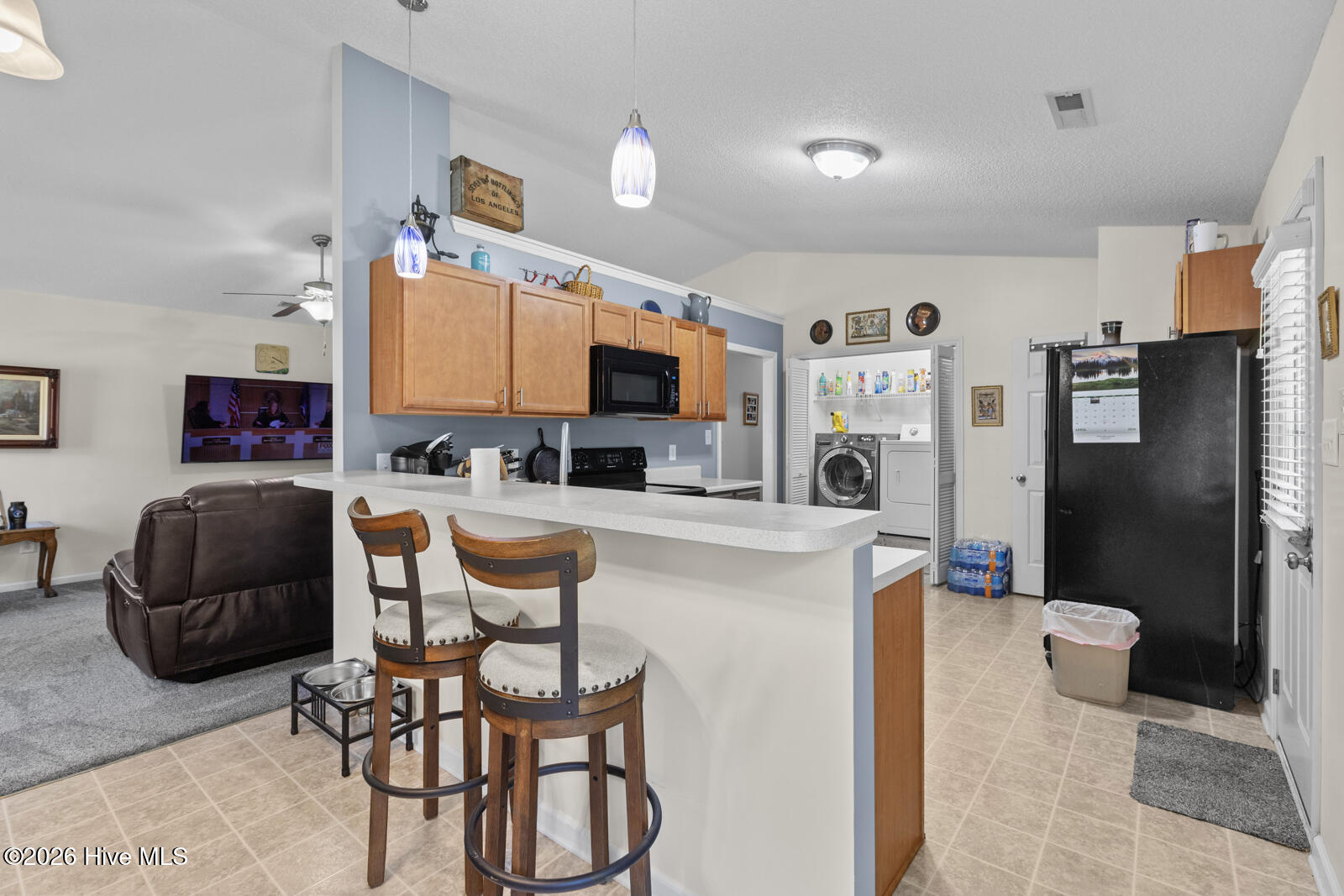 100568558 | Photo 11