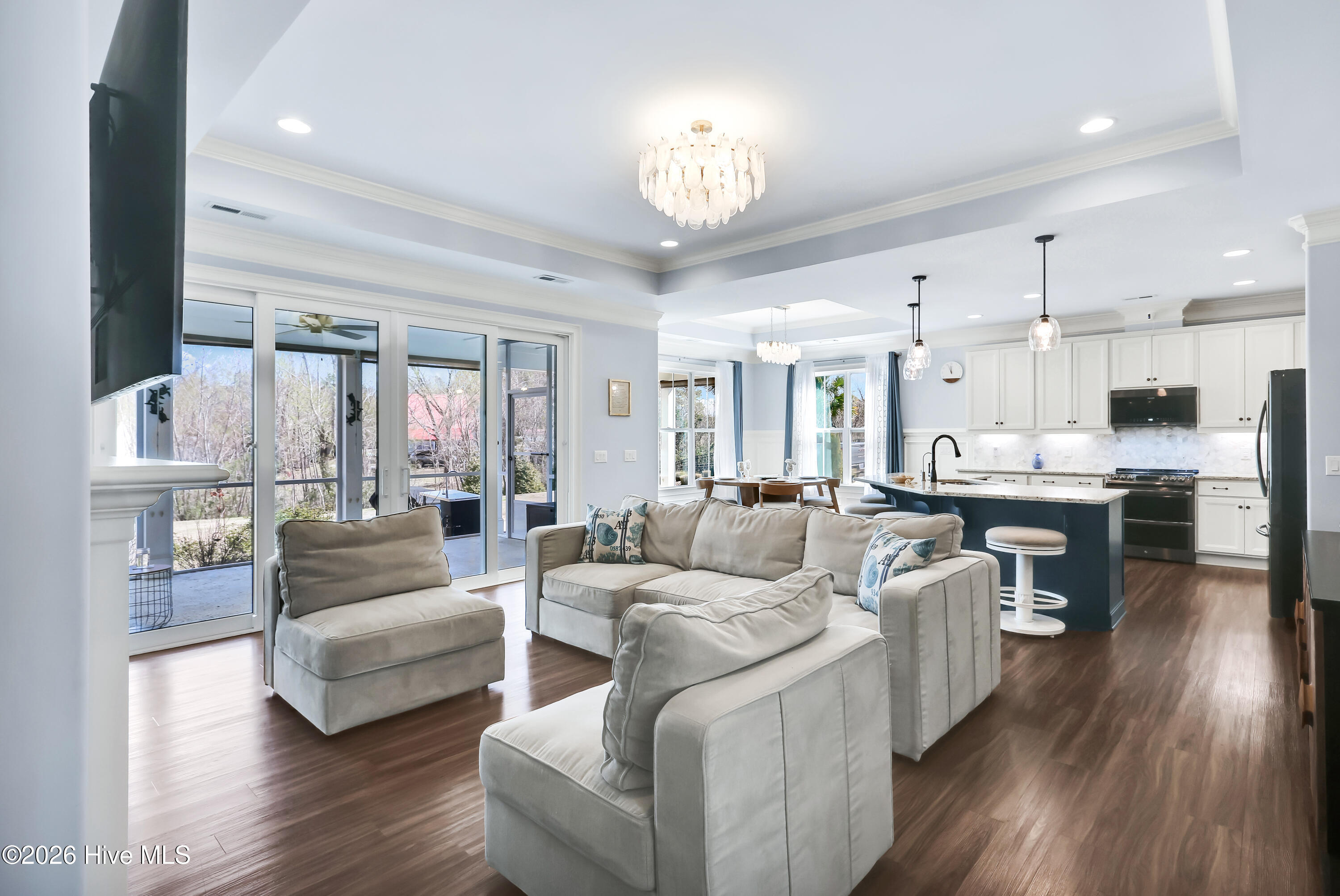 100560278 | Photo 12