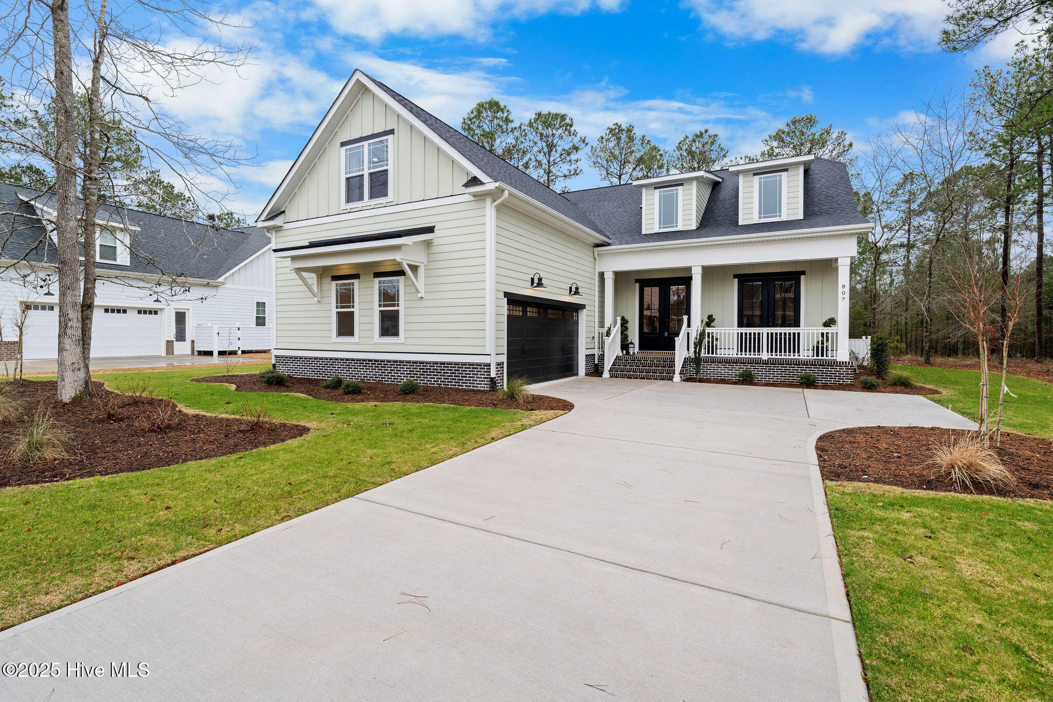 807BreezewoodDr-1001