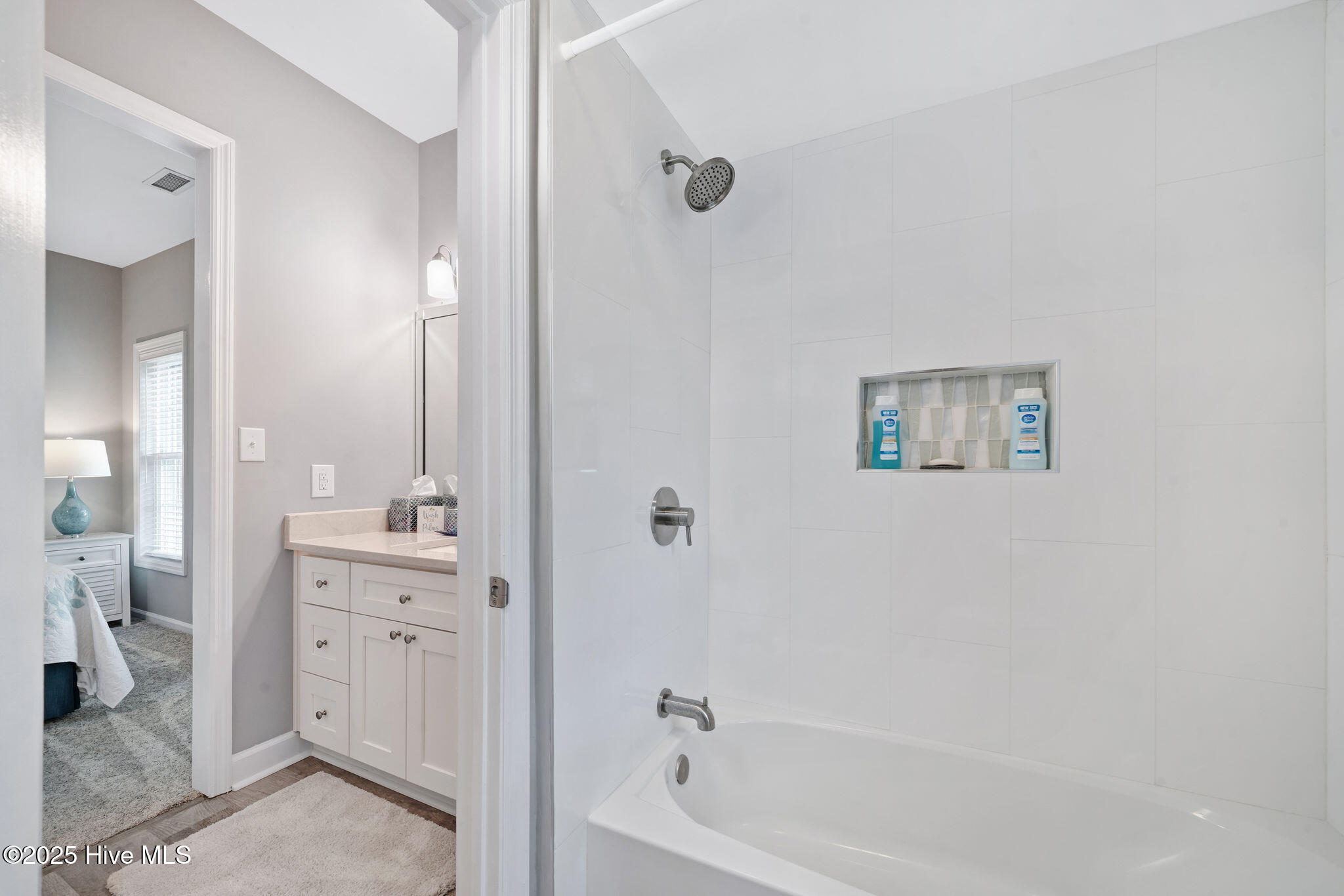 100510783 | Photo 40